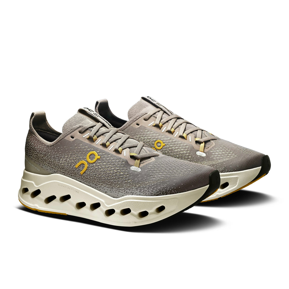 Winniemodo,Winnie modo,On Cloudsurfer Max sneaker, On Cloudsurfer Max, On Cloudsurfer Max grey,On cloud running shoes,On clou