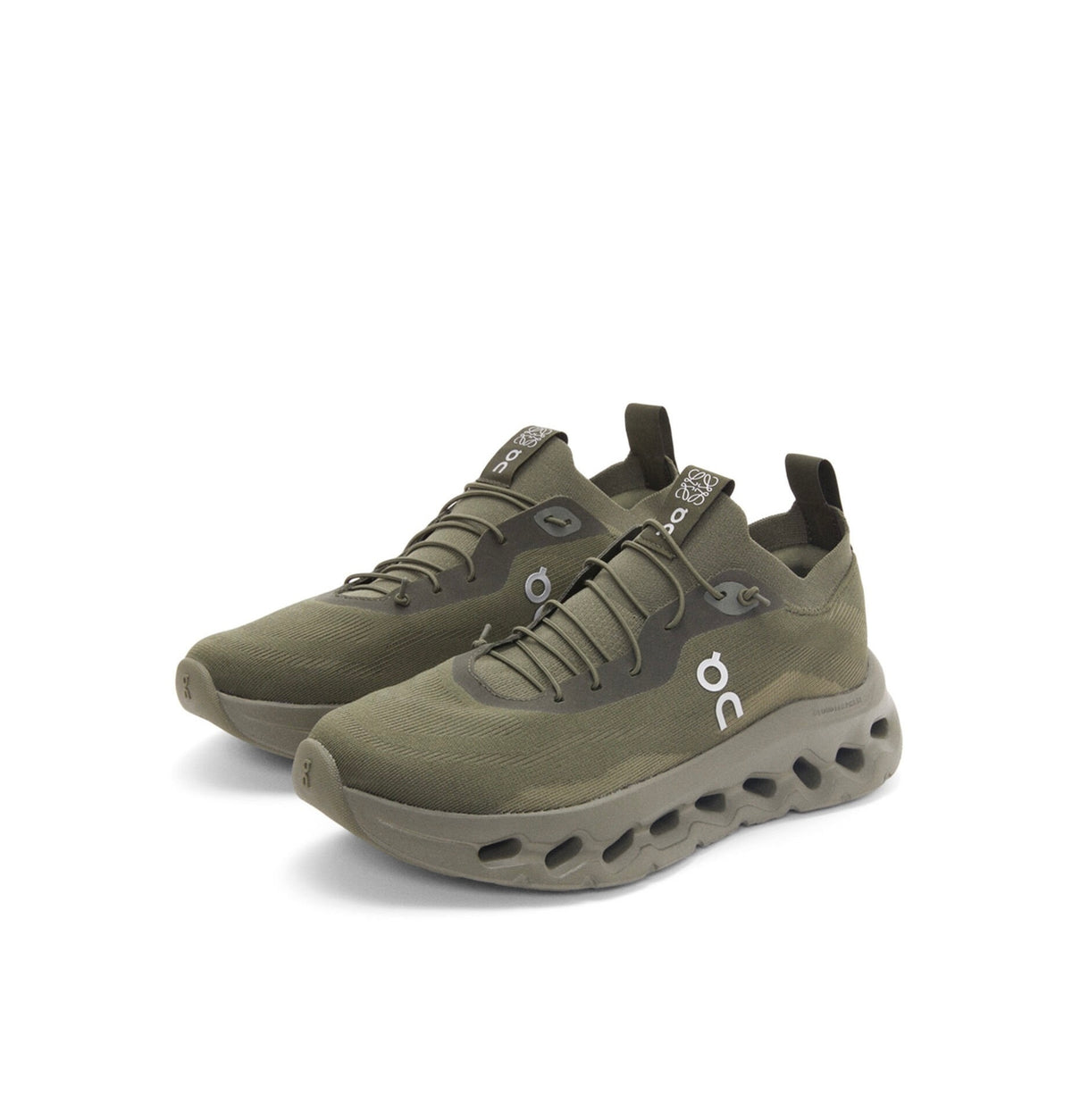 Loewe Cloudtilt sneaker, Loewe x on cloud, Loewe x on cloudtilt sneakers, Loewe on cloud sneaker, on cloud x Loewe sneaker, L