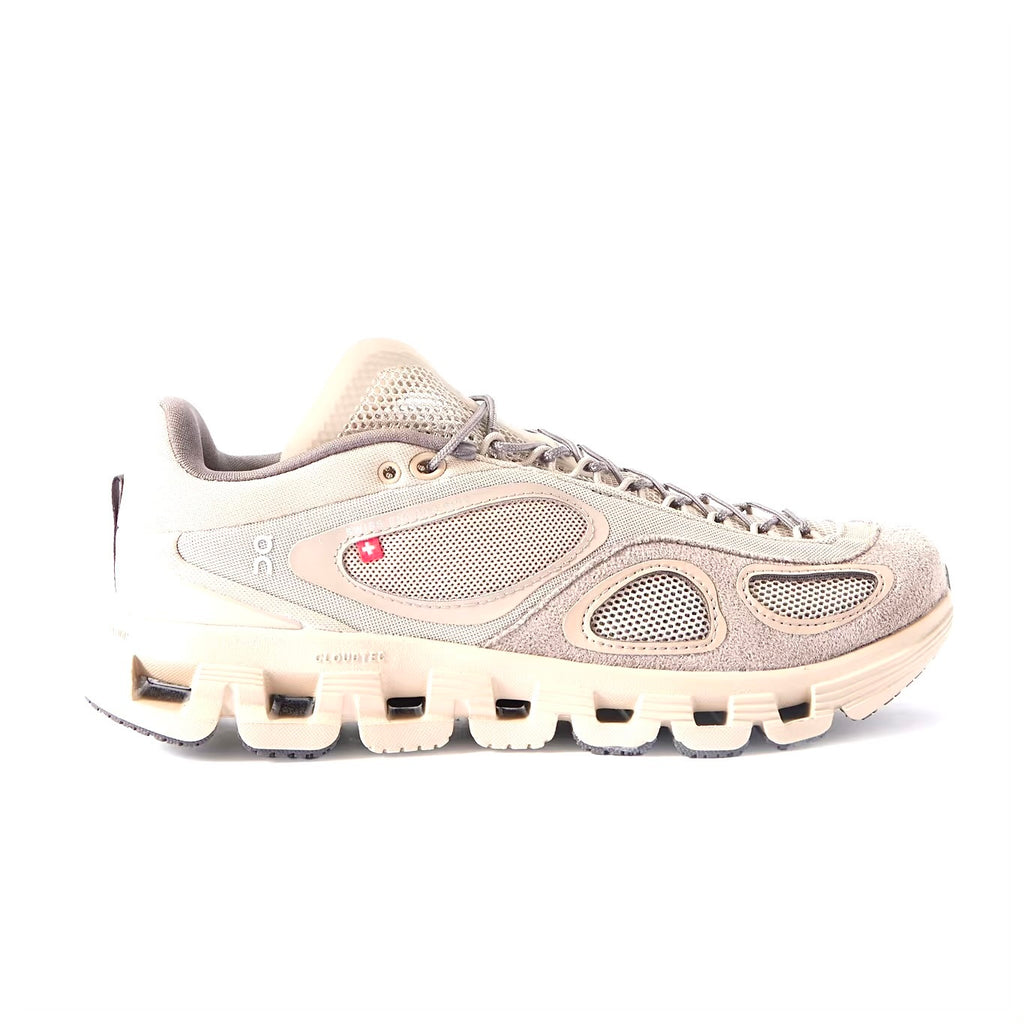 Winniemodo,Winnie modo,On Cloud X 4 FKA twigs sneaker,On Cloud X 4 FKA,On Cloud X 4 FKA grey,On Cloud X 4 FKA sneaker,On Clou