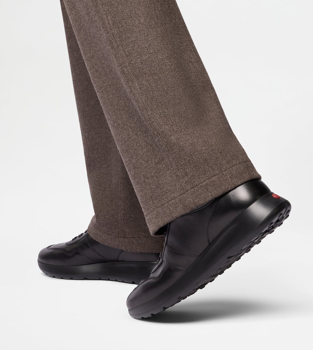 Winniemodo,Winnie modo,Tods XXM79K0Z281THCB999,Tod’s red dot sneakers,Tod’s sneaker,Tod’s sneaker all black,Tod’s sneaker sal