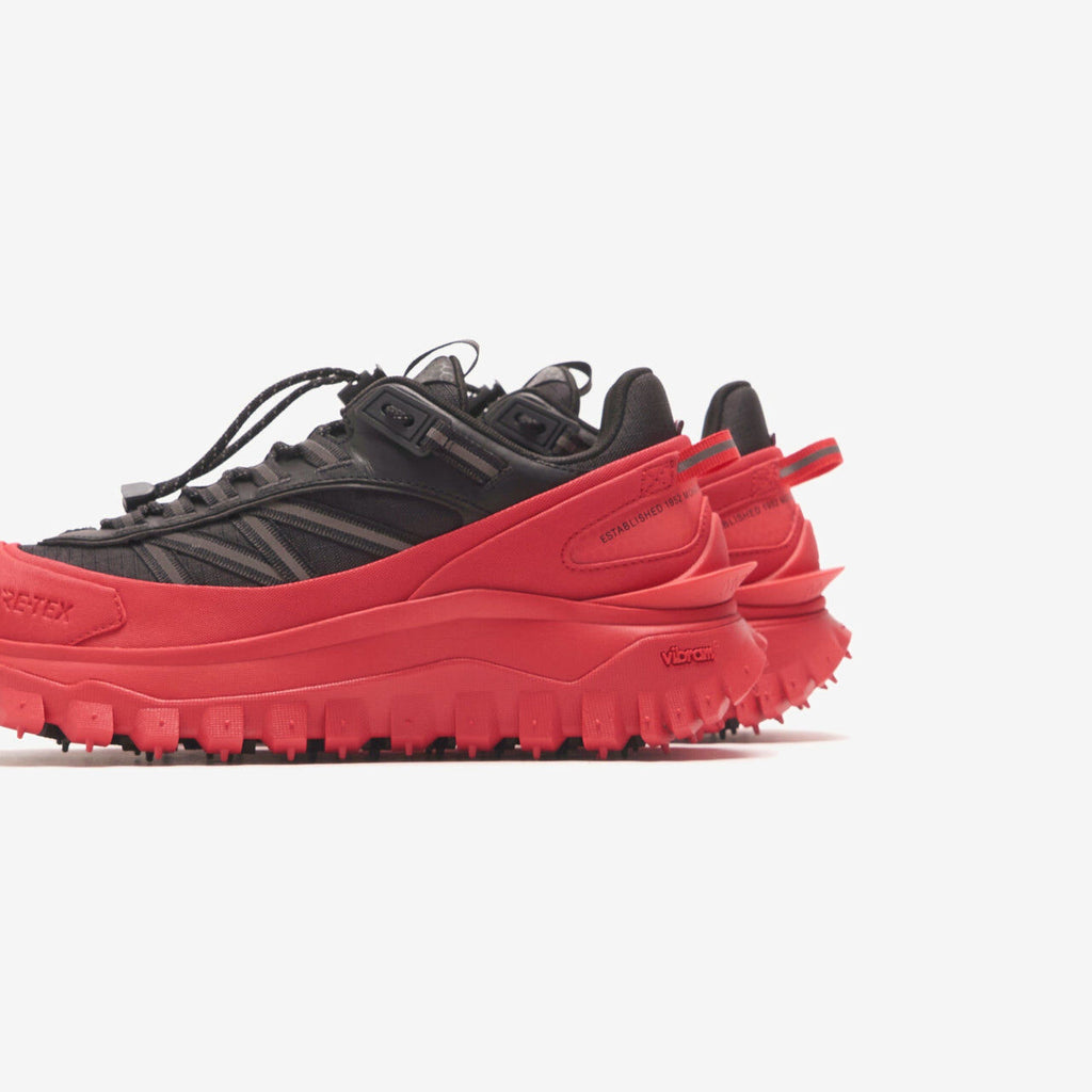 Winniemodo,Winniemodony,Moncler H209A4M00100M2058,Moncler trailgrip Gtx women,Moncler trailgrip GTX sneaker red,Moncler sneak