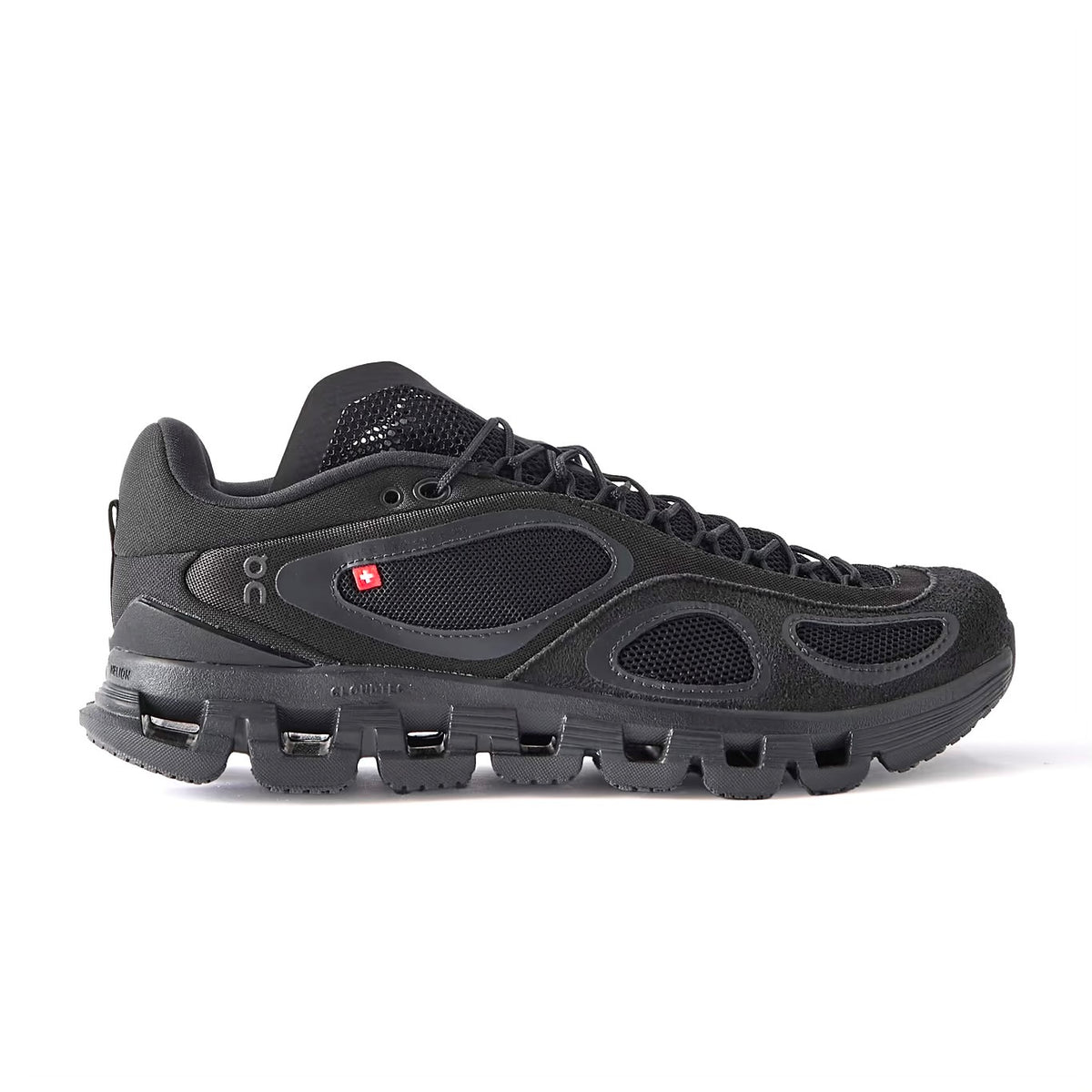 Winniemodo,Winnie modo,On Cloud X 4 FKA twigs sneaker,On Cloud X 4 FKA,On Cloud X 4 FKA black,On Cloud X 4 FKA sneaker,On Clo