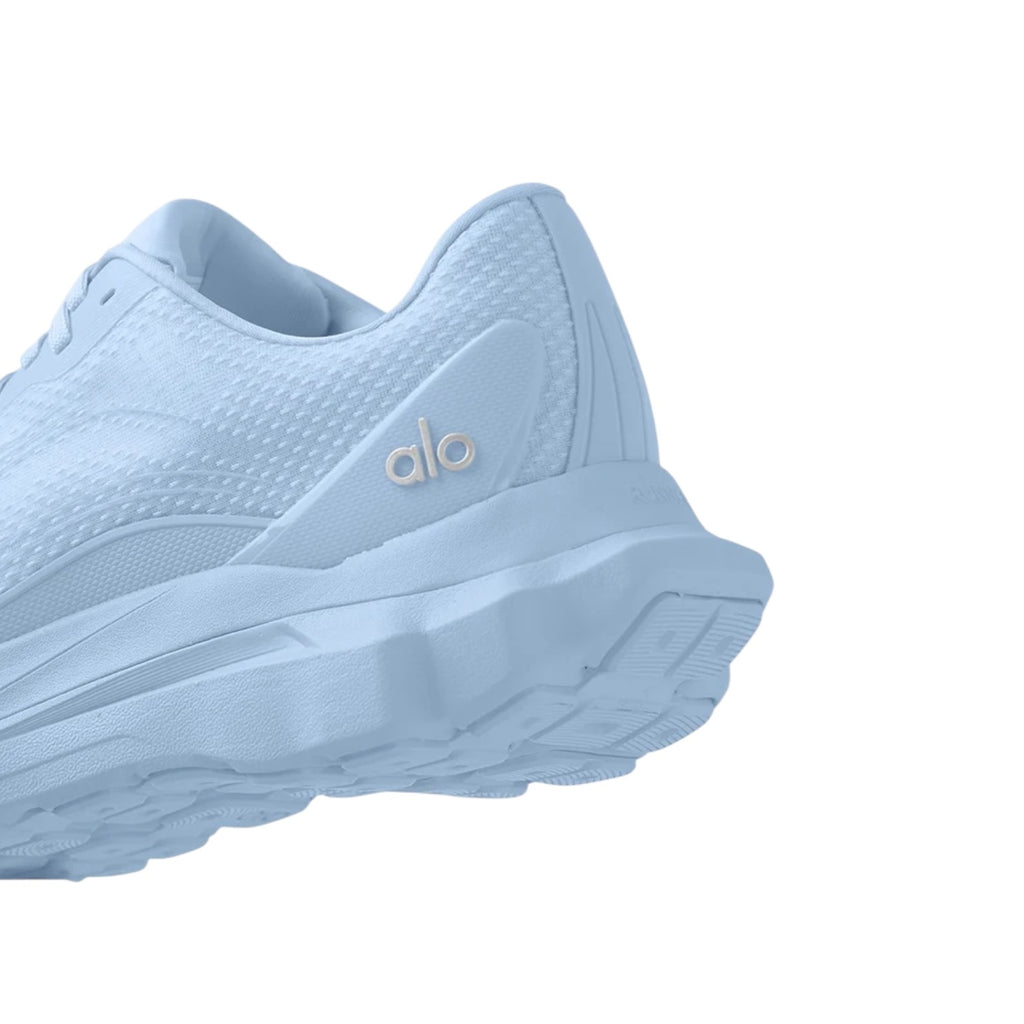 Winniemodo,Winnie modo,Alo Runner,Alo Runner blue,Alo sneaker blue,Alo sneaker,Yoga sneaker, Alo sneaker on sale,Alo yoga sne
