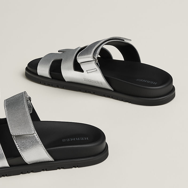 Winniemodo,Winniemodony,Hermes H231295Z,Hermes Chypre sandal,Hermes Chypre silver,Hermes flats sandals,Hermes flats discount,