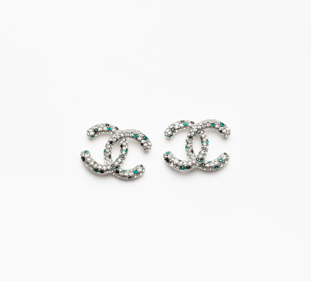 Winniemodo,Winniemodony,Chanel ABH770,Chanel cc logo earrings,Chanel earrings,Chanel earrings sale,Chanel earrings 2026,Chane