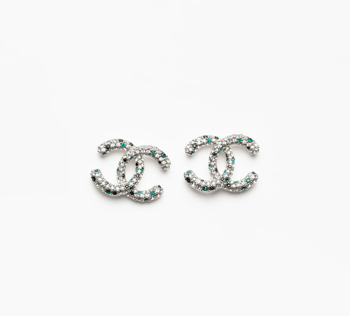 Winniemodo,Winniemodony,Chanel ABH770,Chanel cc logo earrings,Chanel earrings,Chanel earrings sale,Chanel earrings 2026,Chane