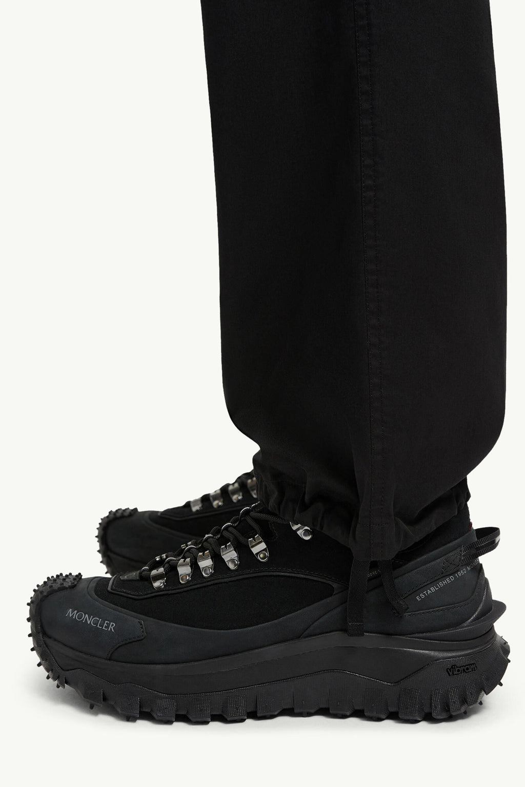 Winniemodo,Winnie modo,Moncler cotton gabardine cargo pants,Moncler pants,Moncler pants sale,Moncler black pants,Moncler blac