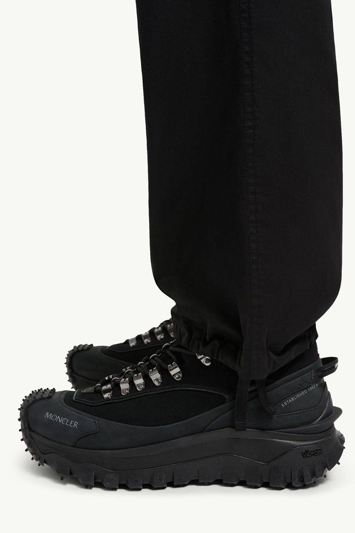 Winniemodo,Winnie modo,Moncler cotton gabardine cargo pants,Moncler pants,Moncler pants sale,Moncler black pants,Moncler blac