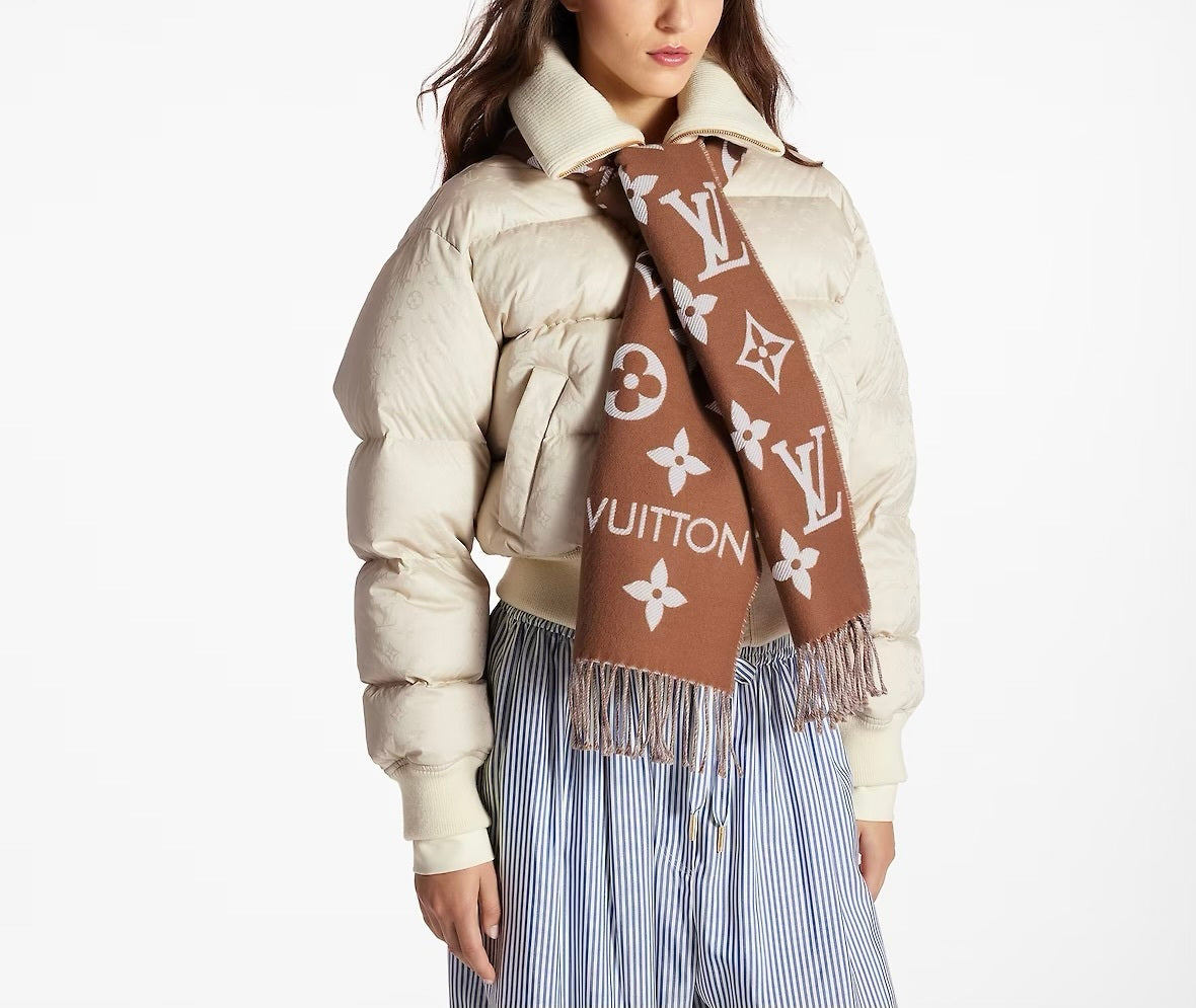 Louis Vuitton LV Essential Scarf,Louis Vuitton on sale,Louis Vuitton online shop,Louis Vuitton outlet,Louis Vuitton scarf,Lou