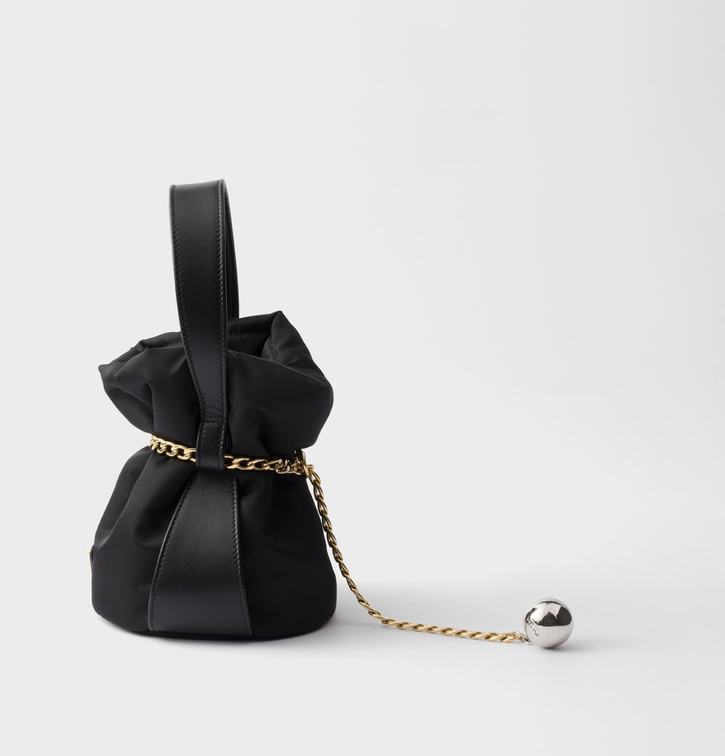 Winniemodo,Winnie modo,Prada 1BE088,Prada bag,Prada bag sale,Prada petit sac noir bucket bag,Prada bucket bag,Prada bucket ba