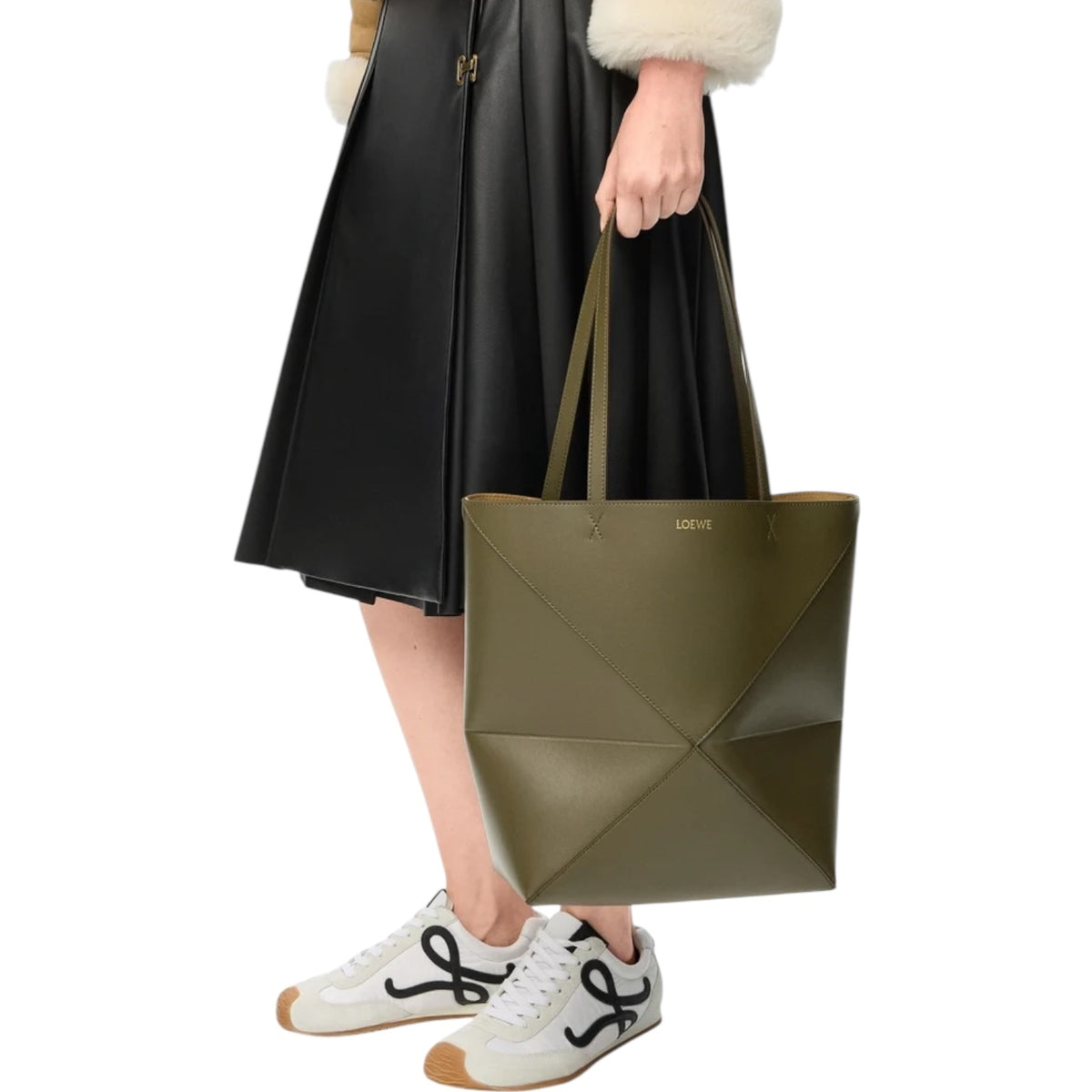 Loewe IDA657G50X01,Loewe Medium Puzzle Fold tote in shiny calfskin,Loewe puzzle fold tote bag,Loewe puzzle tote bag,Loewe gre
