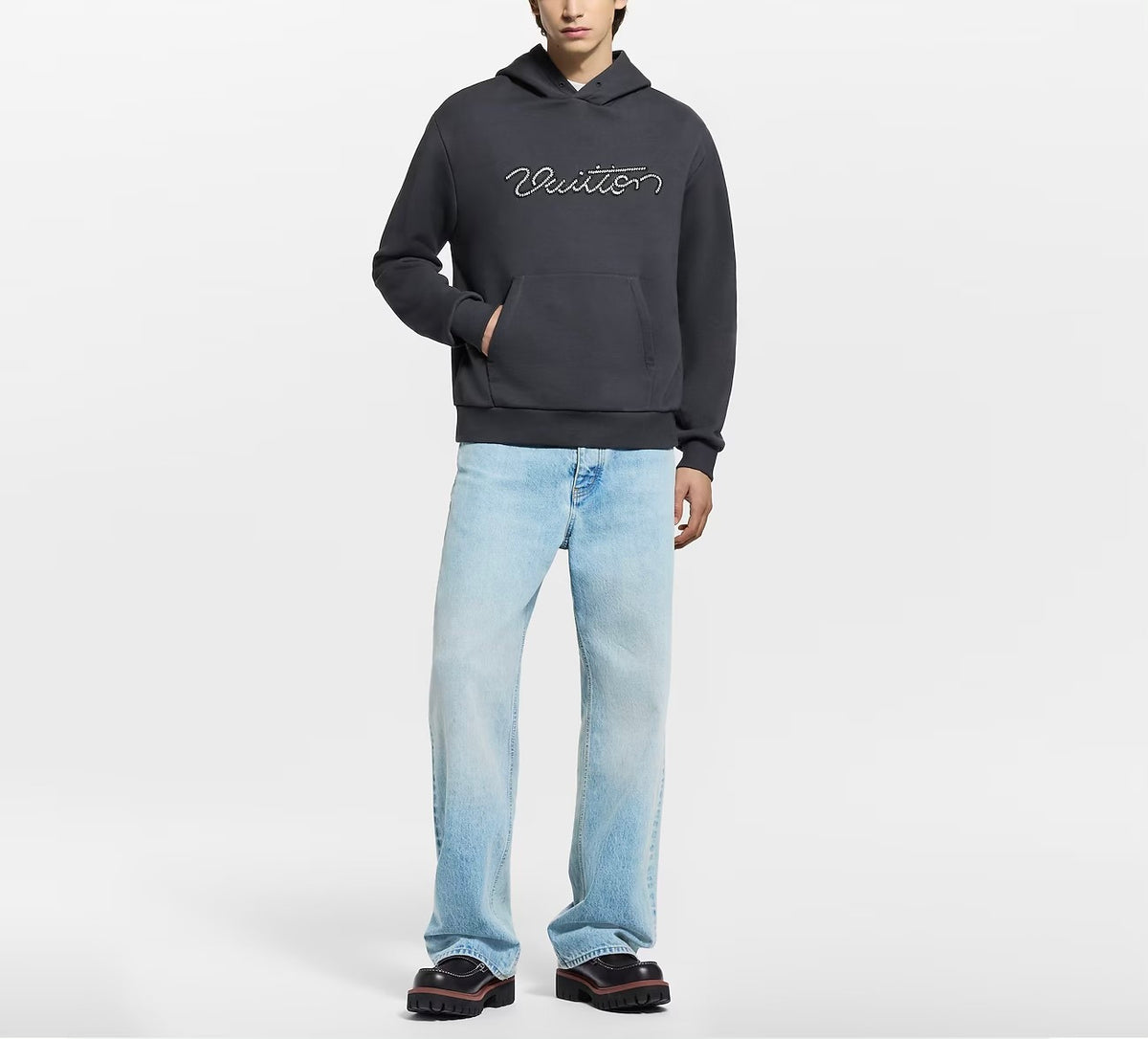 Winniemodo,Winniemodony,Louis Vuitton 1AJCFN,LV 1AJCFN,LV embellished signature hoodie,Louis Vuitton grey hoodie,LV grey hood