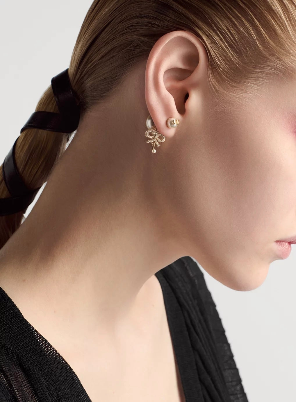 Dior tribales earrings,Dior pearls bow earrings,Dior pearls bow charms earrings,Dior pearls earrings,Dior cd pearls earrings,
