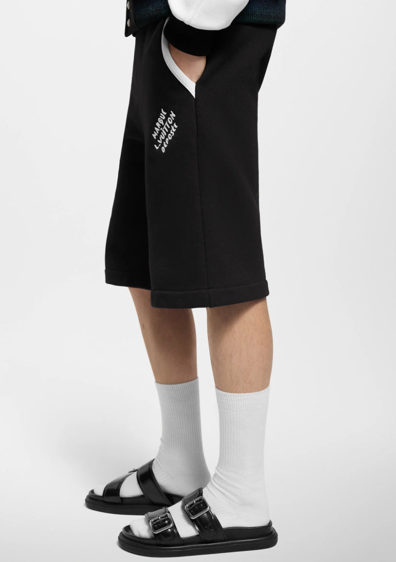 Louis Vuitton 1AGTRE,LV 1AGTRE,Louis Vuitton mens shorts,Louis Vuitton mens black shorts,Louis Vuitton mens shorts 2025,LV me