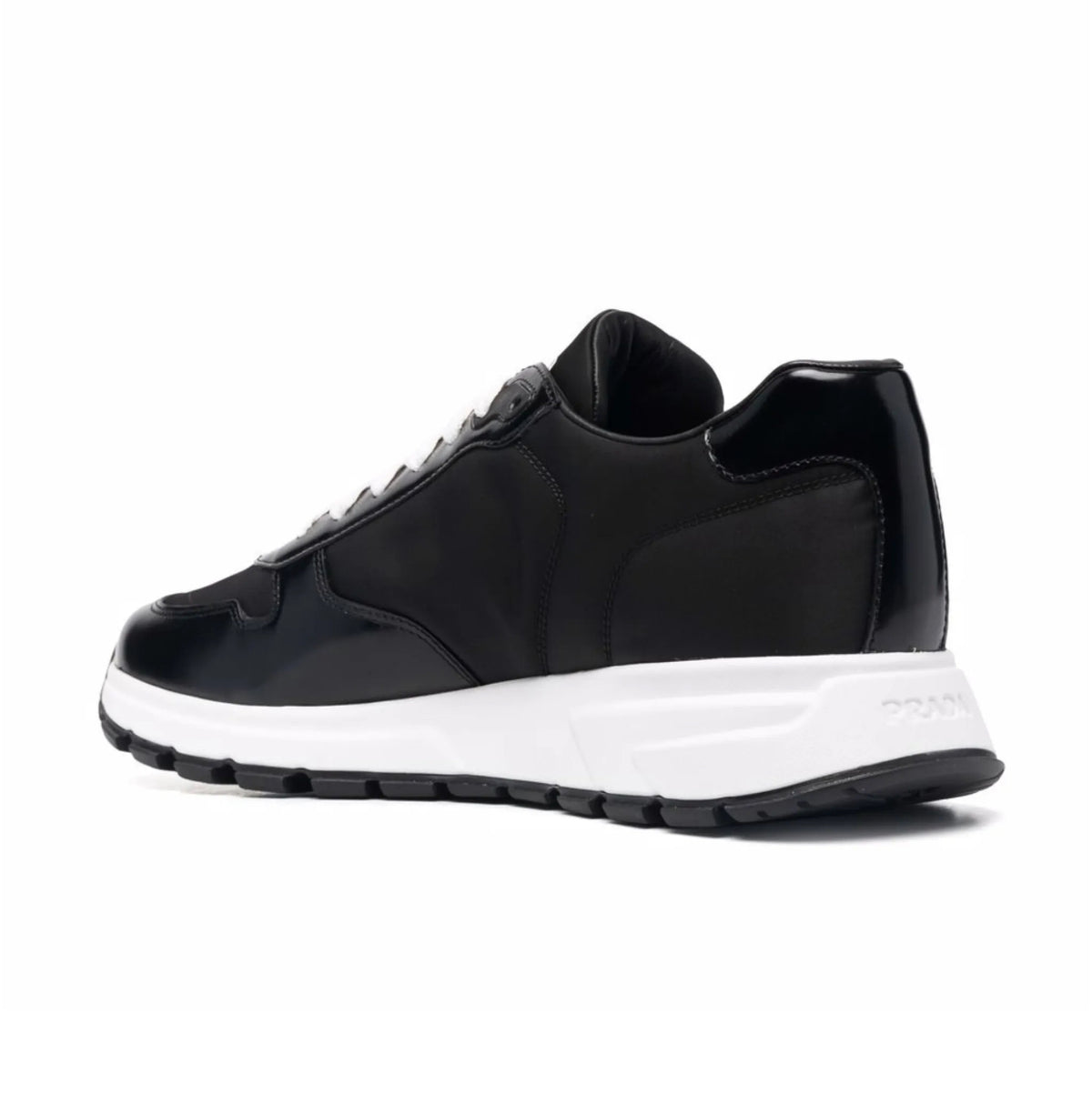 Winniemodo,Winniemodony,Prada 2EE369,Prada re-nylon triangle logo sneakers,Prada re-nylon sneaker,Prada sneaker sale,Prada sn