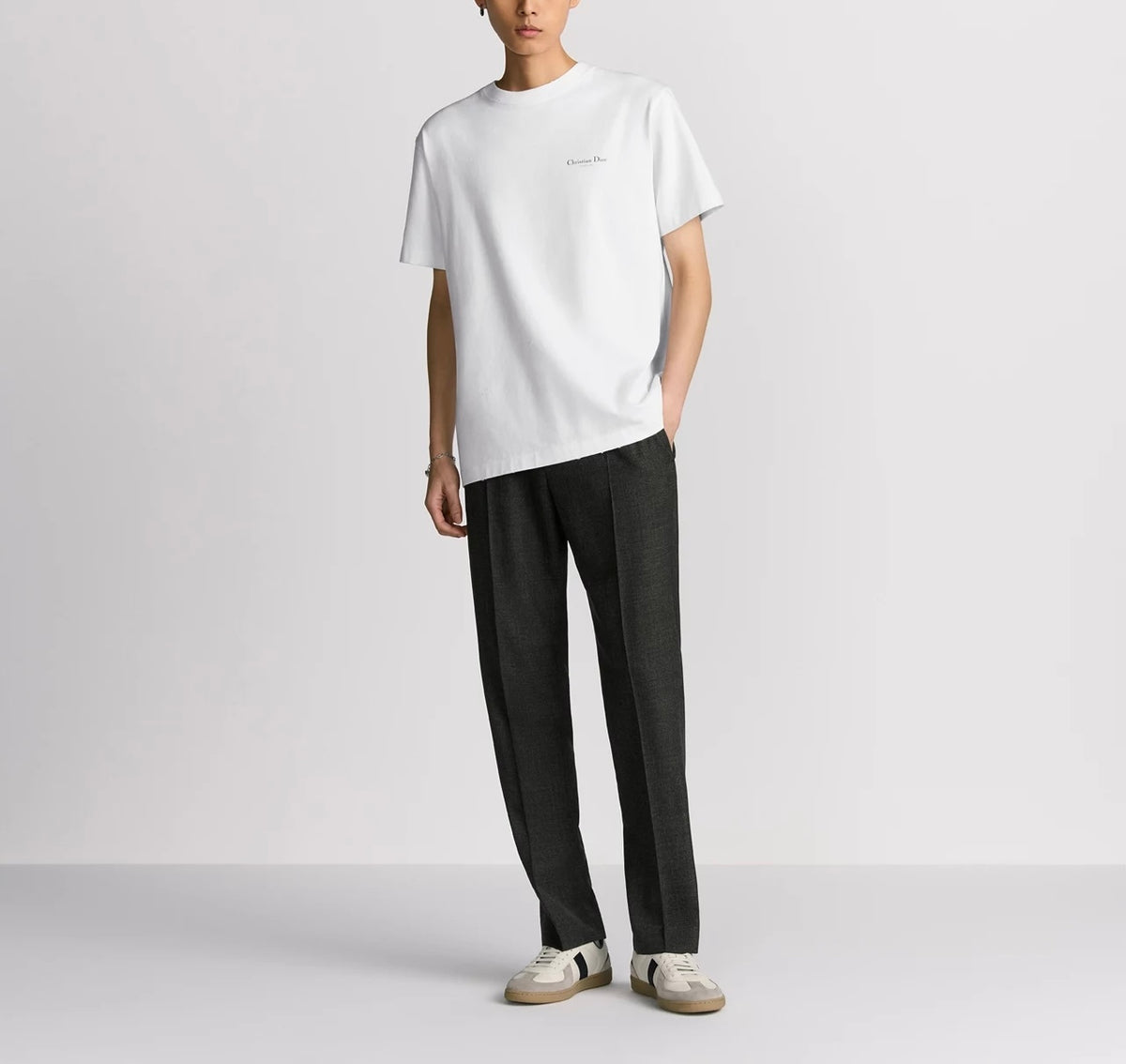 Dior 593J672A0554,Winniemodo,Winnie modo,Christian Dior Couture T-shirt,Dior Vouture t-shirt,Dior Vouture tee,Dior white t-sh