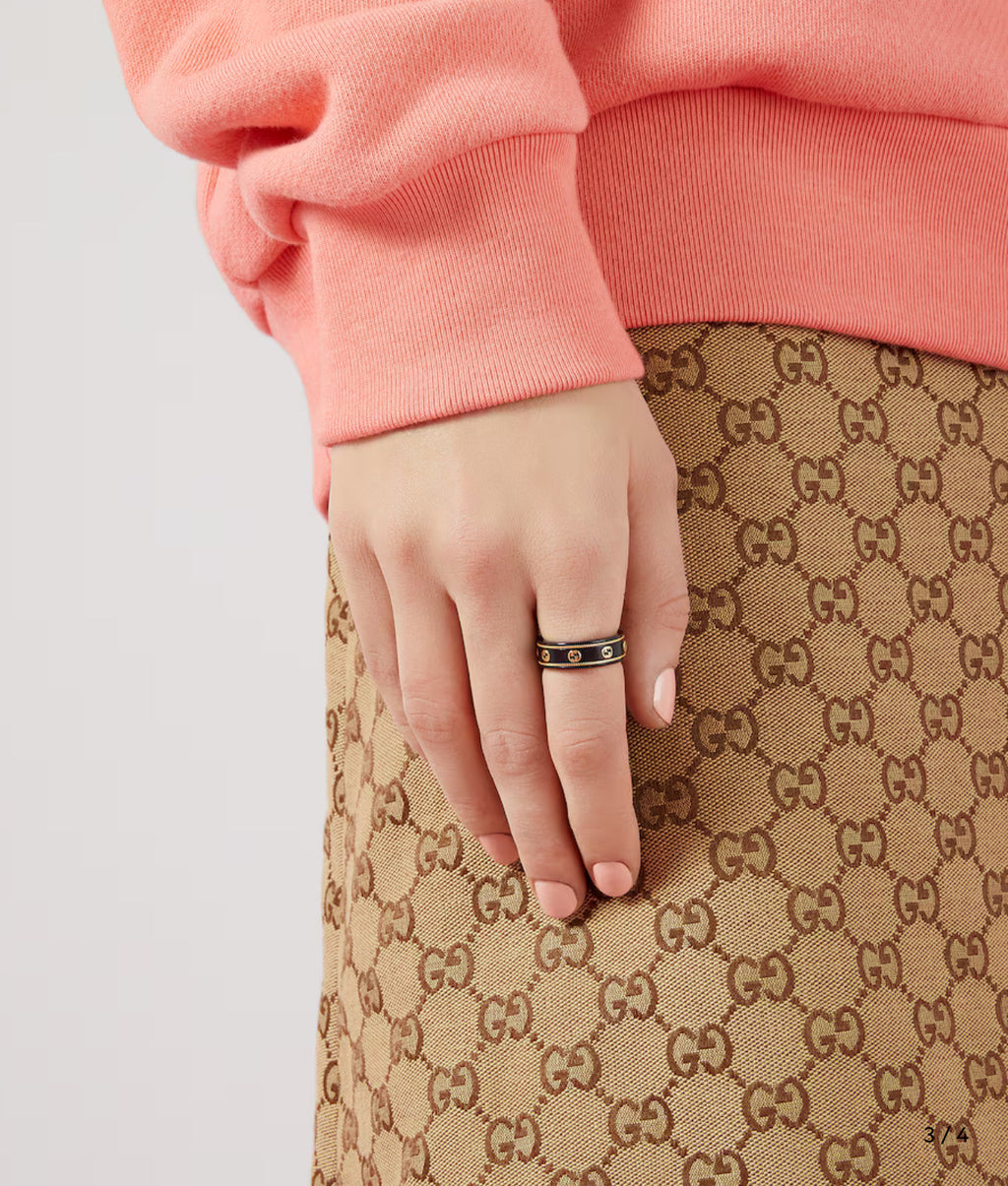 Winniemodo,Winniemodony,Gucci icon 18K ring with interlocking G,Gucci ring black,Gucci ring sale,Gucci ring women,Gucci ring