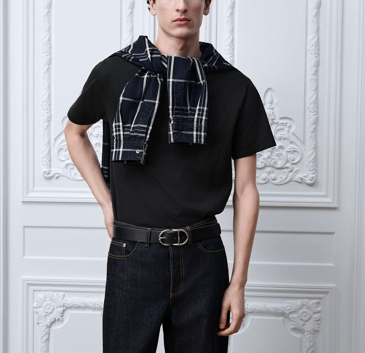 Winniemodo,Winniemodony,Dior 693J622A3303,Dior T-shirt sale,Dior T-shirt 2026,Dior T-shirt black,designer fashion,discount de