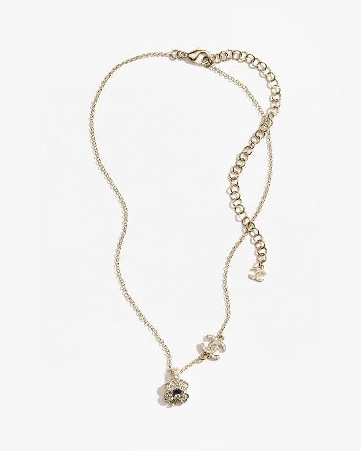 Chanel 25P pendant necklace,Chanel four leaf clover necklace,Chanel four leaf clover pendant necklace gold,Chanel necklace 20