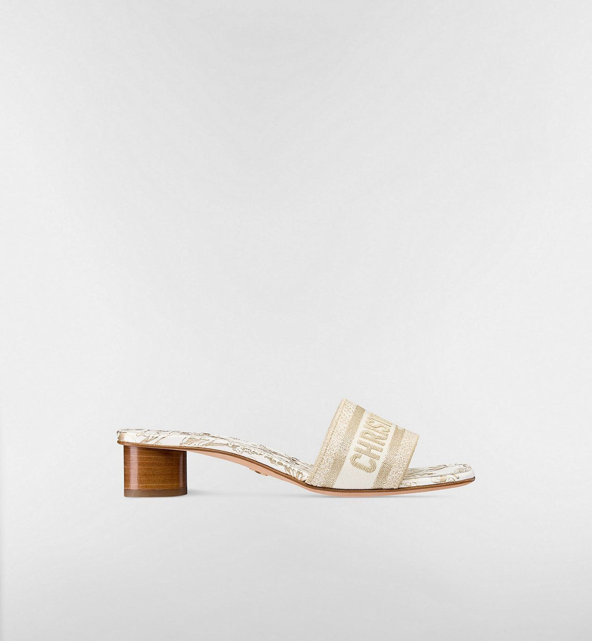 Winniemodo,Winniemodony,Dior sandals,Dior high heel sandal,Dior high heels,Dior shoes chunky heel,Dior sandal sale,Dior women