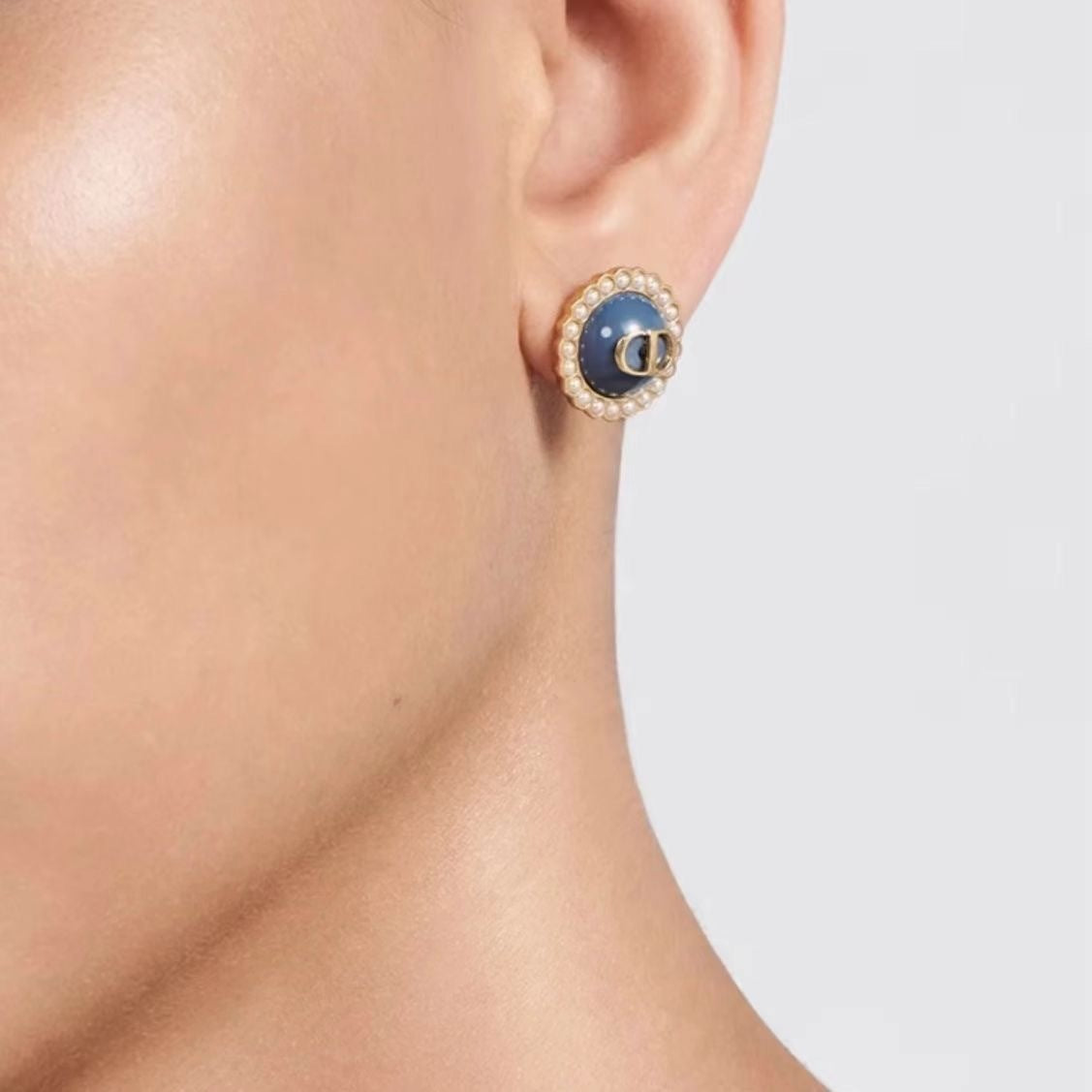 Winniemodo,Winniemodony,Dior Petit CD Stud Earrings,Dior CD Stud Earrings,Dior stud,Dior stud sale,Dior stud blue,Dior stud E