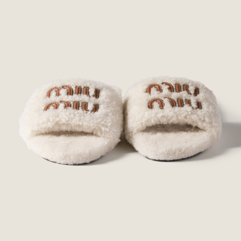 Winniemodo,Winnie modo,MIU MIU 5XX664,MIU MIU shearling slippers,Miu Miu shearling slides,MIU MIU slippers fur,MIU MIU slippe