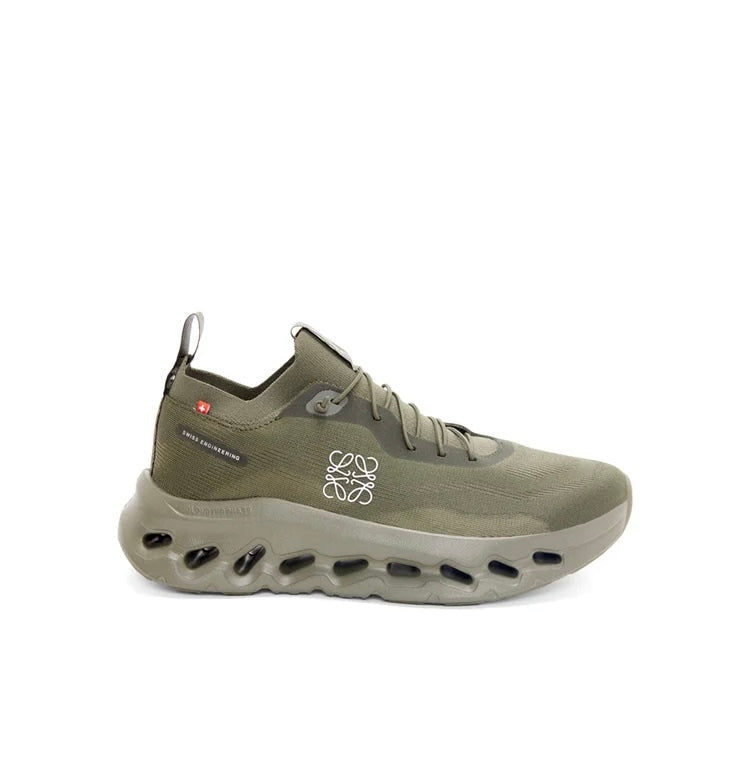 Loewe Cloudtilt sneaker, Loewe x on cloud, Loewe x on cloudtilt sneakers, Loewe on cloud sneaker, on cloud x Loewe sneaker, L
