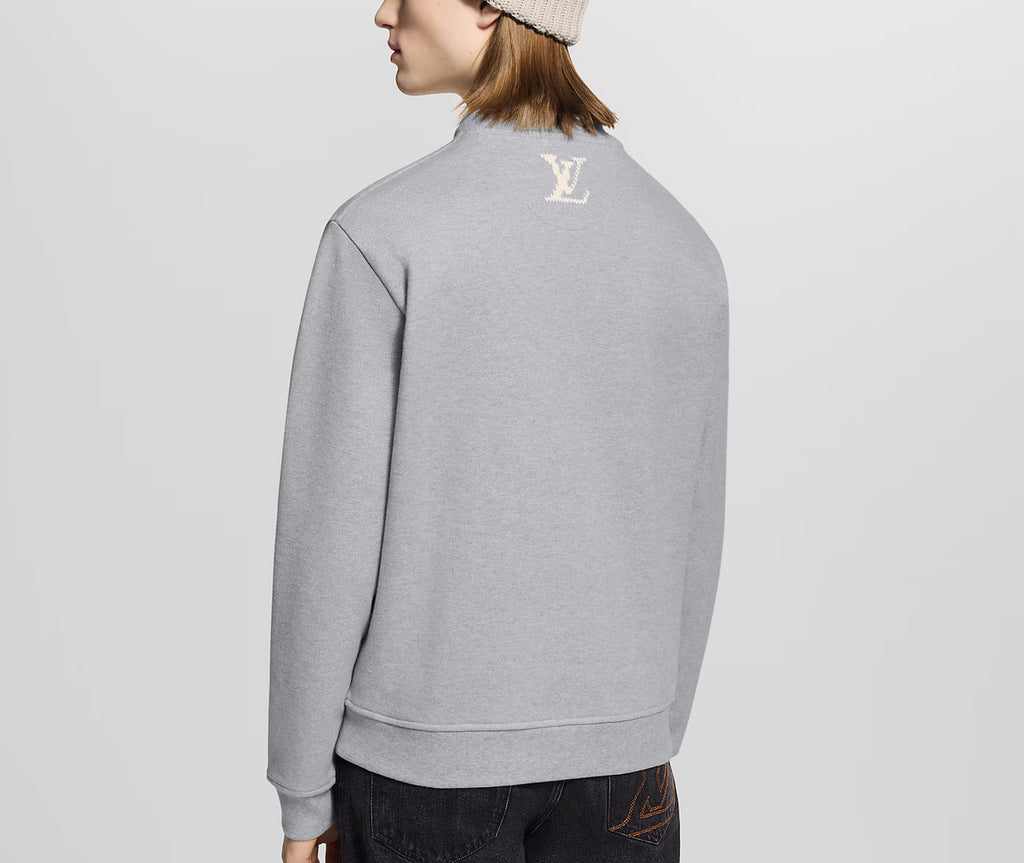Winniemodo,Winnie modo,Louis Vuitton 1AIKCO,LV 1AIKCO,Louis Vuitton embroidered signature sweatshirt,LV sweater,LV sweater sa