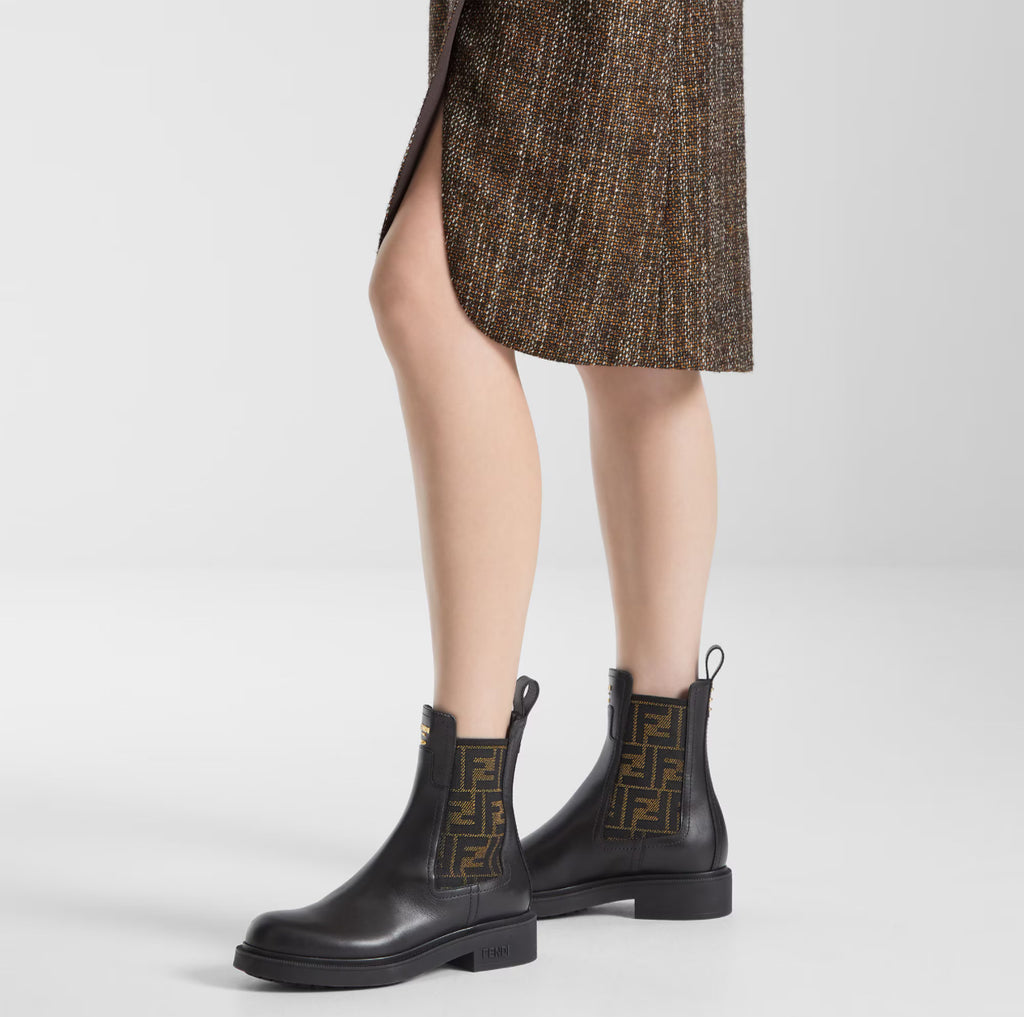 Winniemodo,Winnie modo,Fendi 8T8576A379F1TOG,Fendi Filo biker boots,Fendi boots,Fendi boots sale,Fendi boots black,Fendi mono