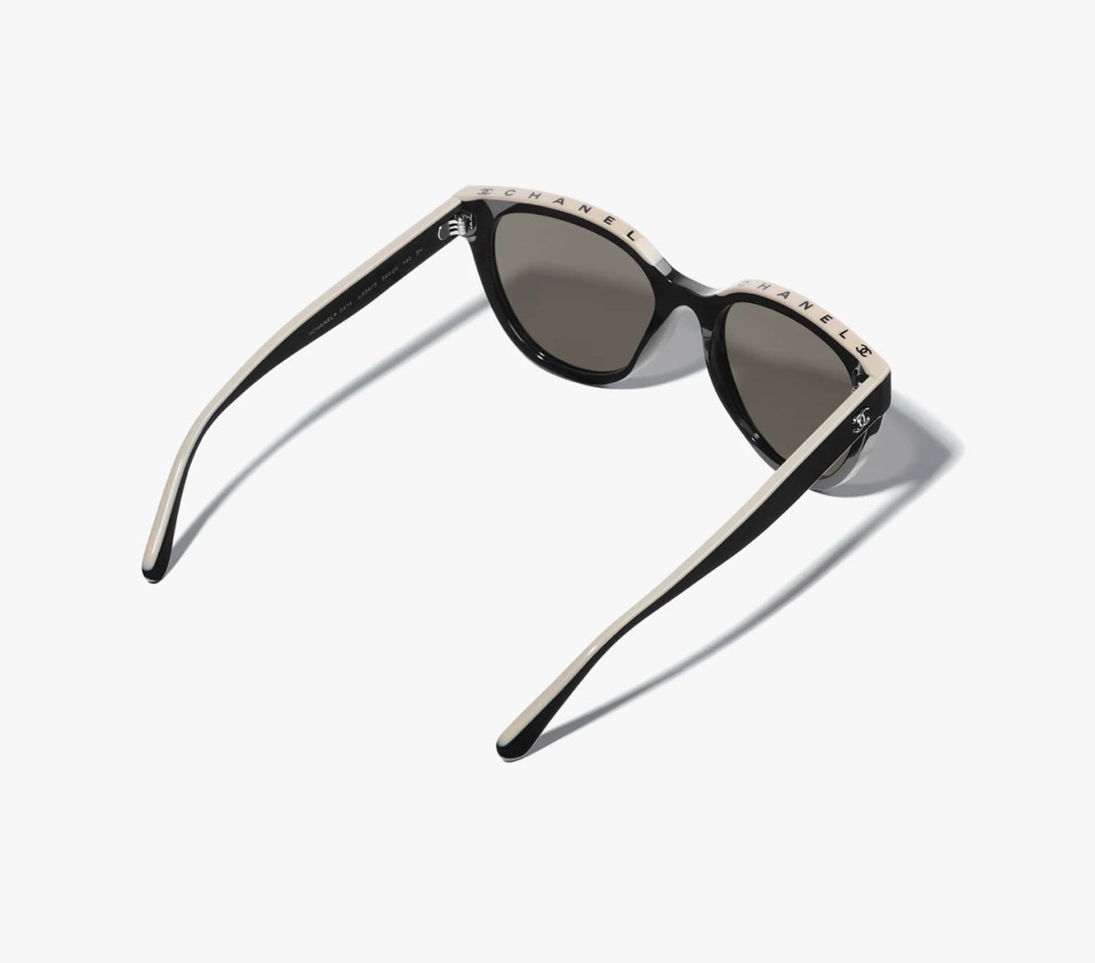 Winniemodo,Winniemodony,Chanel A71339,Chanel butterfly sunglasses,Chanel sunglasses sale,Chanel sunglasses outlet,Chanel sung