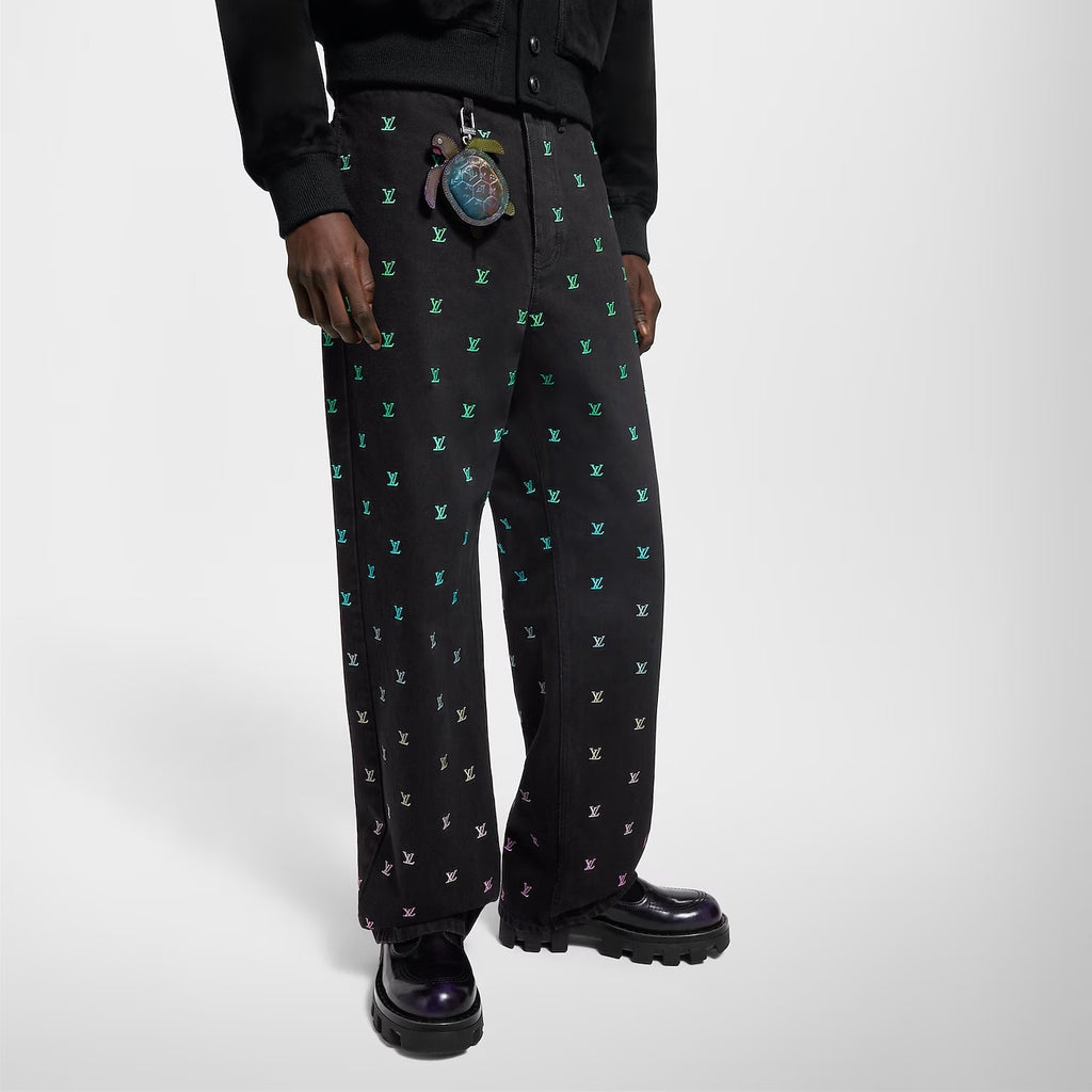 Winniemodo,Winnie modo,Louis Vuitton 1AGTHB,LV 1AGTHB,Louis Vuitton embroidered denim pants,Louis Vuitton denim pants,Louis V