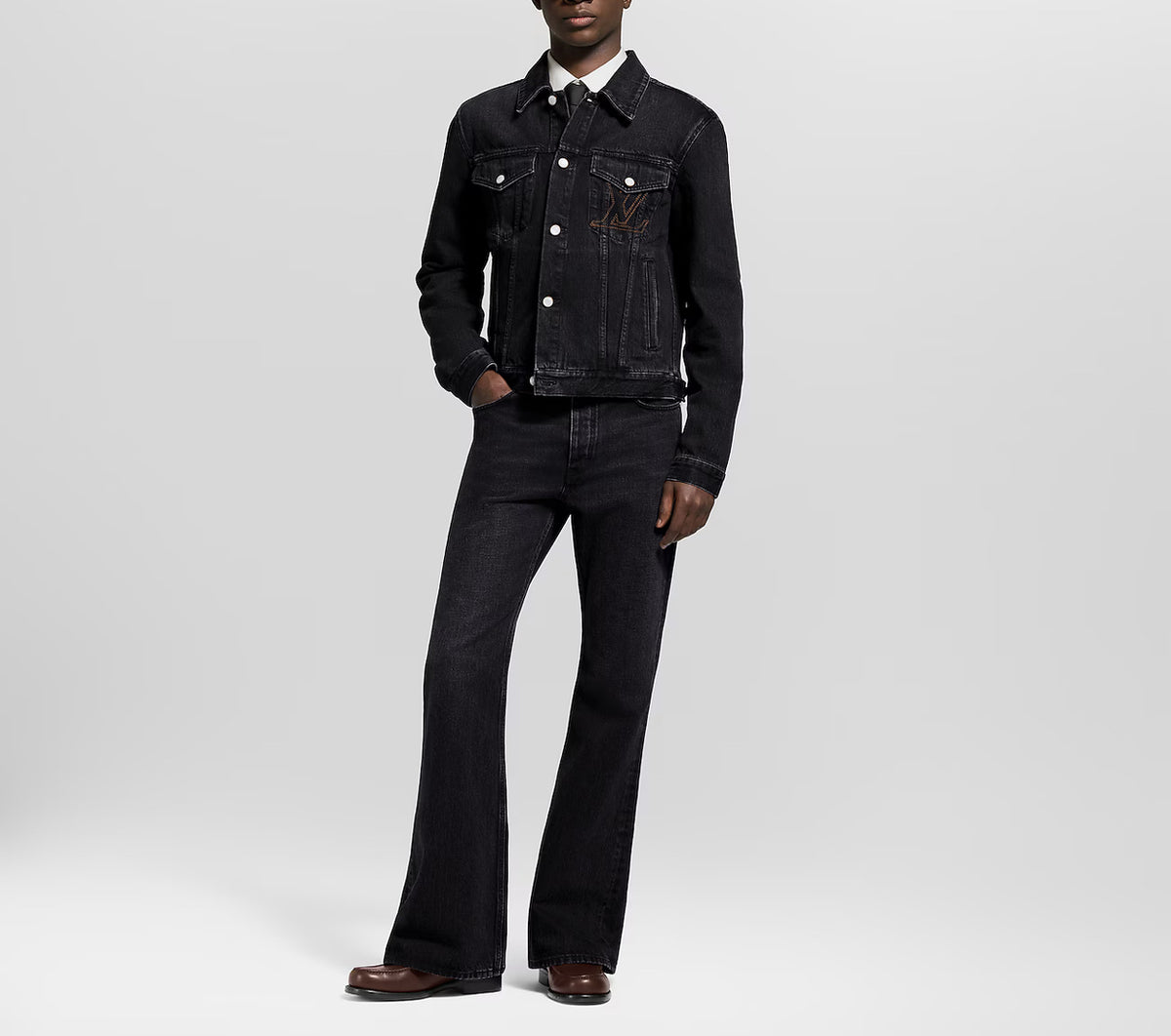Winniemodo.Winnie modo,Louis Vuitton 1AILKE,LV 1AILKE,Louis Vuitton LV denim jacket,LV denim jacket,Louis Vuitton jacket,LV j