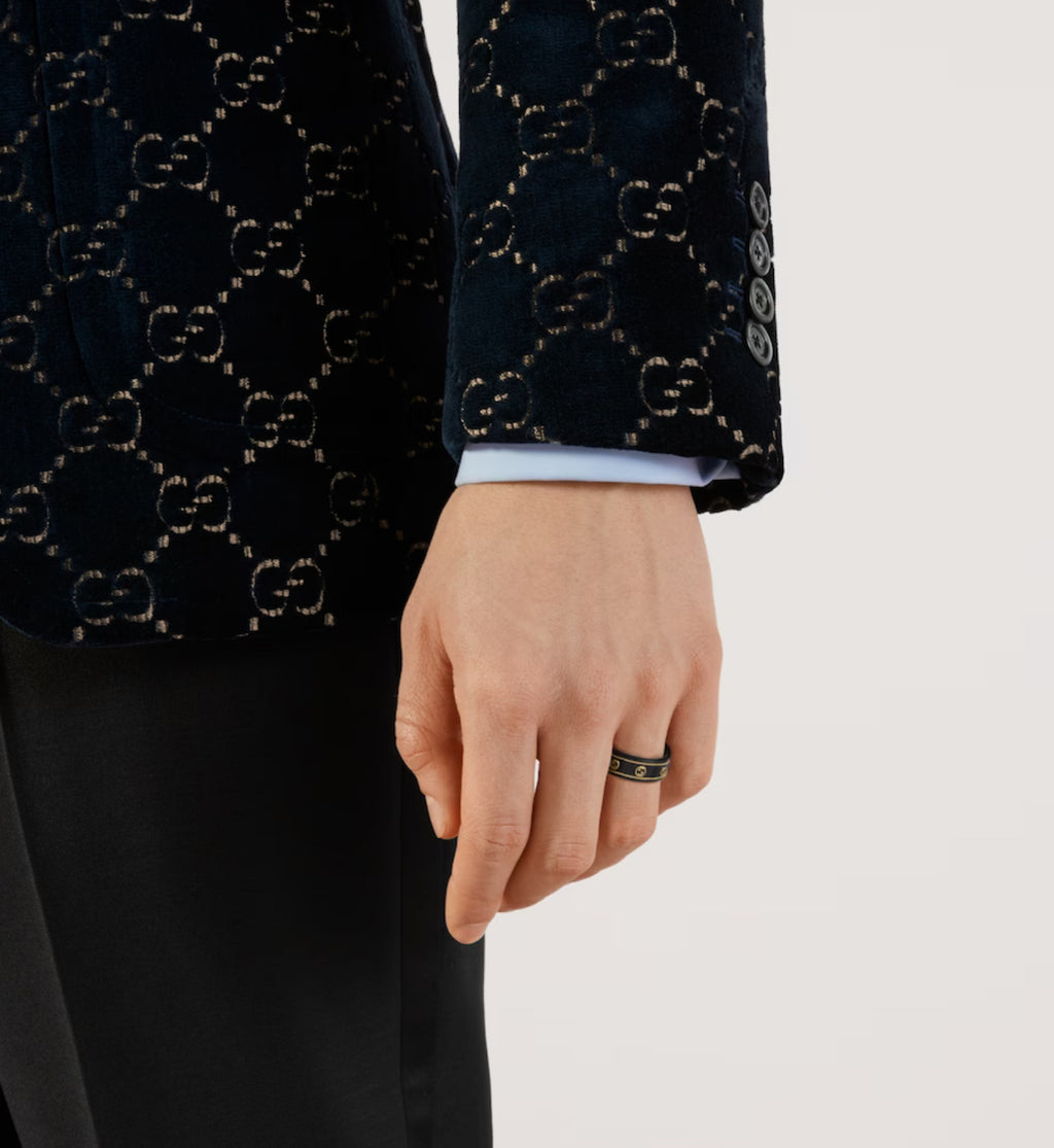 Winniemodo,Winniemodony,Gucci icon 18K ring with interlocking G,Gucci ring black,Gucci ring sale,Gucci ring women,Gucci ring