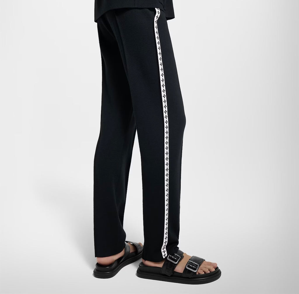 Winniemodo,Winnie modo,Louis Vuitton 1AGTLV,LV 1AGTLV,Louis Vuitton knitted trousers,LV trousers,Louis Vuitton trousers,Louis