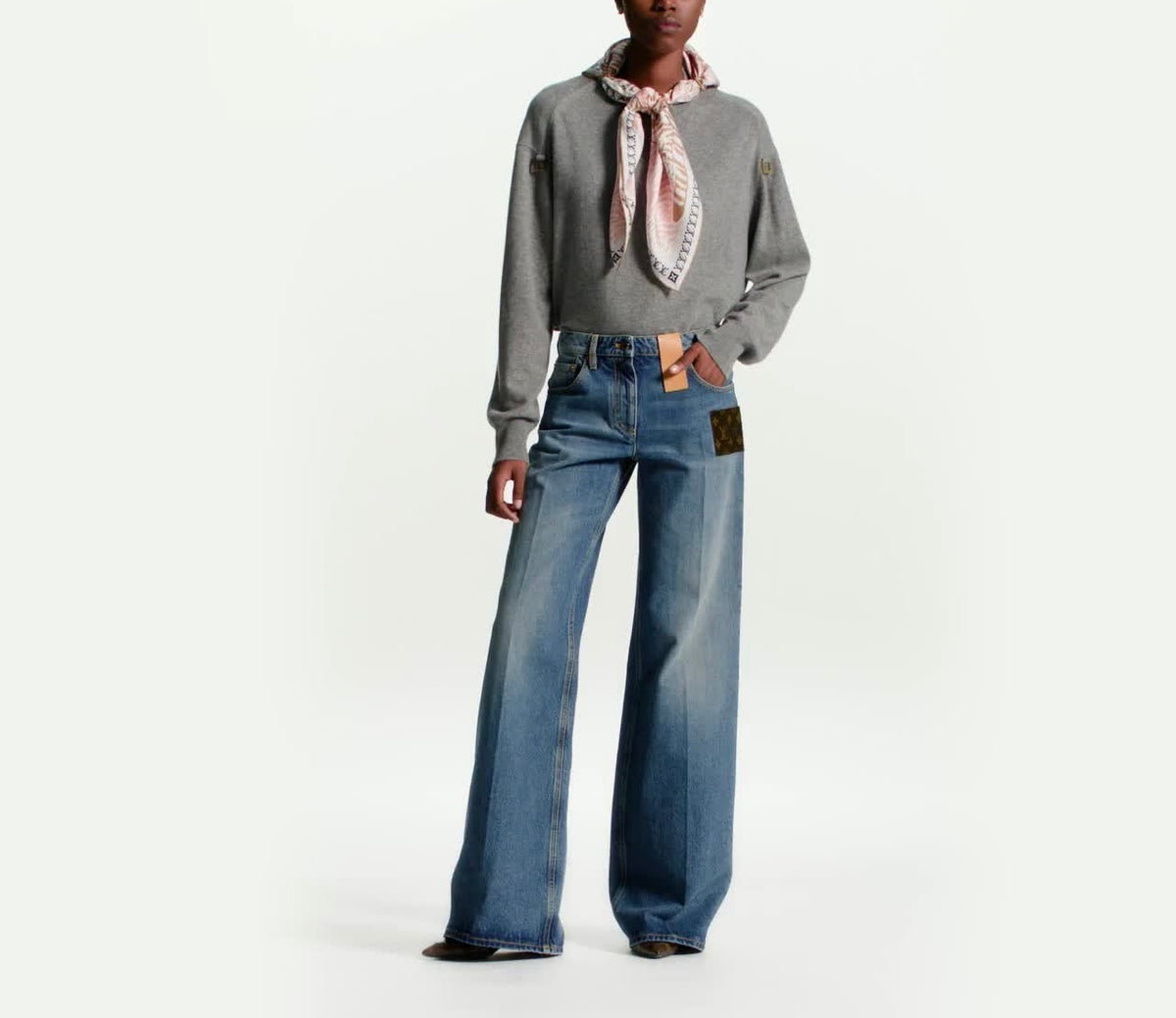 Louis Vuitton 1ACD67,LV 1ACD67,Louis Vuitton high waist jeans,Louis Vuitton regular fit jeans,LV womens blue jeans,LV womens