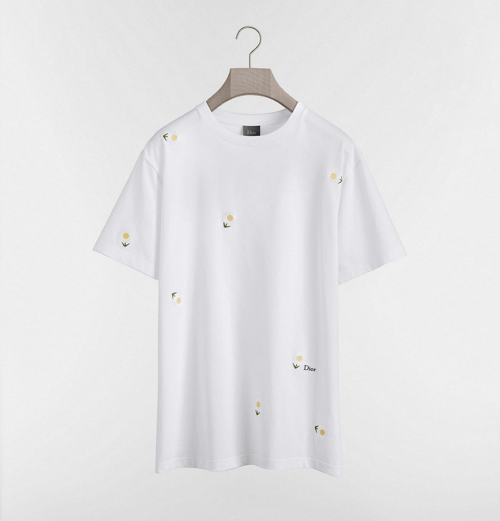 Winniemodo,Winniemodony,Dior 683J627A3036,Dior T-shirt with Daisy embroidery,Dior t-shirt 2026,Dior t-shirt outlet,Dior t-shi