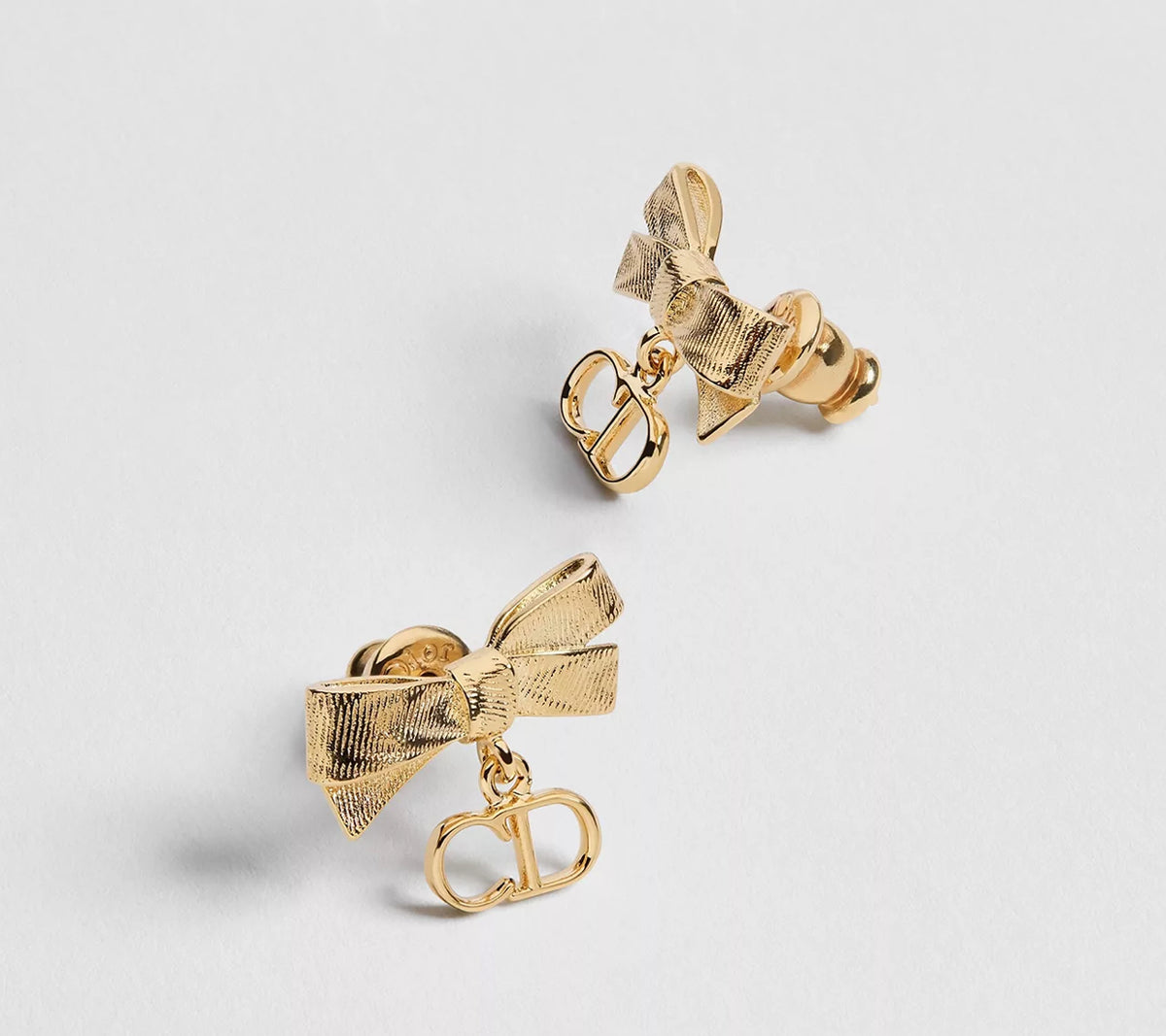 Winniemodo,Winniemodony,Dior E4713WOMMT,Dior bow earrings,Dior earrings sale,Dior bow studs,Dior earrings discount,Dior acces