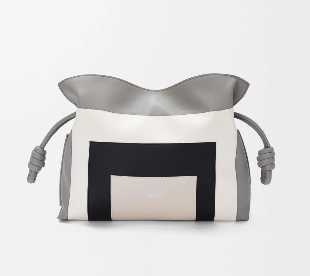 Winniemodo,Winnie modo,Loewe A411FC1XDD,Loewe bag,Loewe bag sale,Loewe flamenco bag,Loewe flamenco medium,Loewe flamenco medi