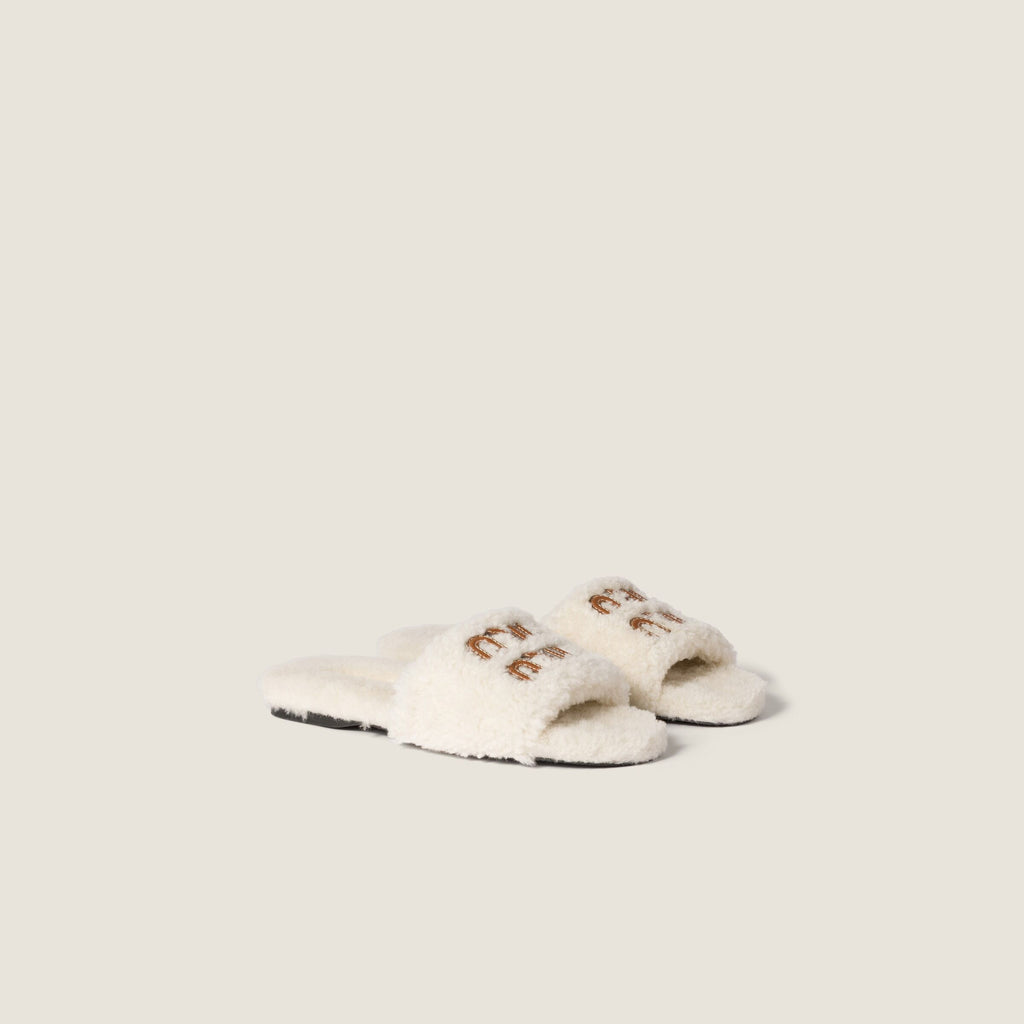 Winniemodo,Winnie modo,MIU MIU 5XX664,MIU MIU shearling slippers,Miu Miu shearling slides,MIU MIU slippers fur,MIU MIU slippe