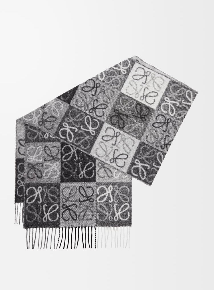 Winniemodo,Winnie modo,Loewe F810487X17,Loewe scarf cashmere,Loewe scarf,Loewe scarf sale,Loewe Anagram scarf,Loewe Anagram s