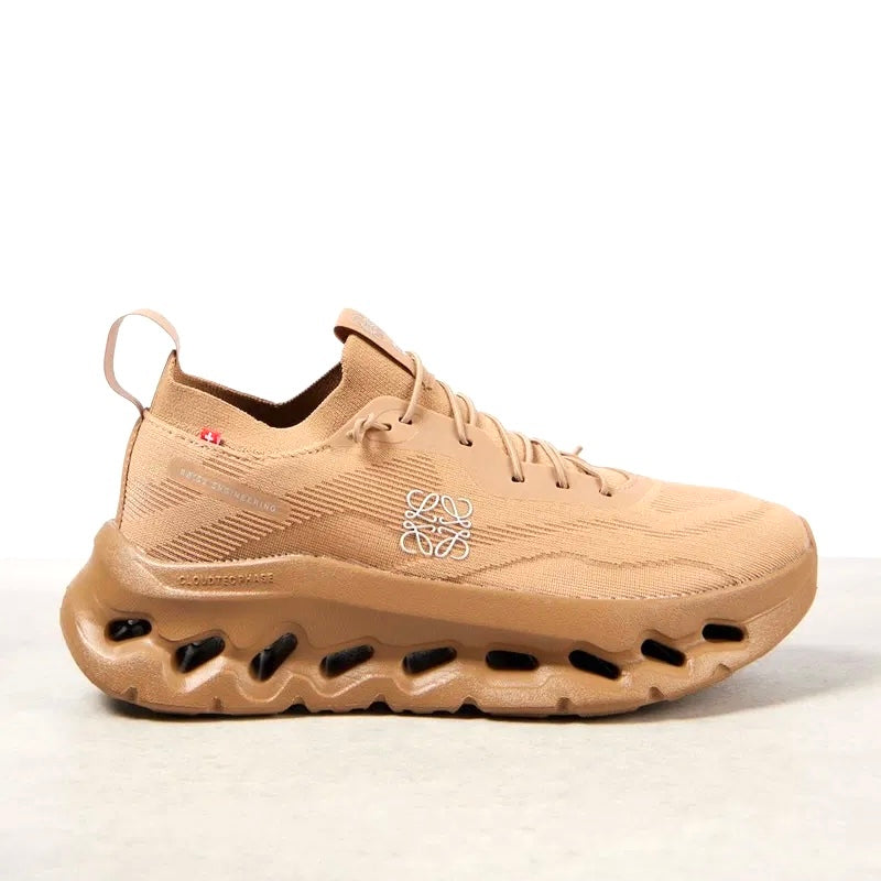 Loewe cloudtilt,Loewe sneaker sand,Loewe x on sneaker womens,On x Loewe cloudtilt sneaker sand,Loewe cloudtilt sneaker on sal