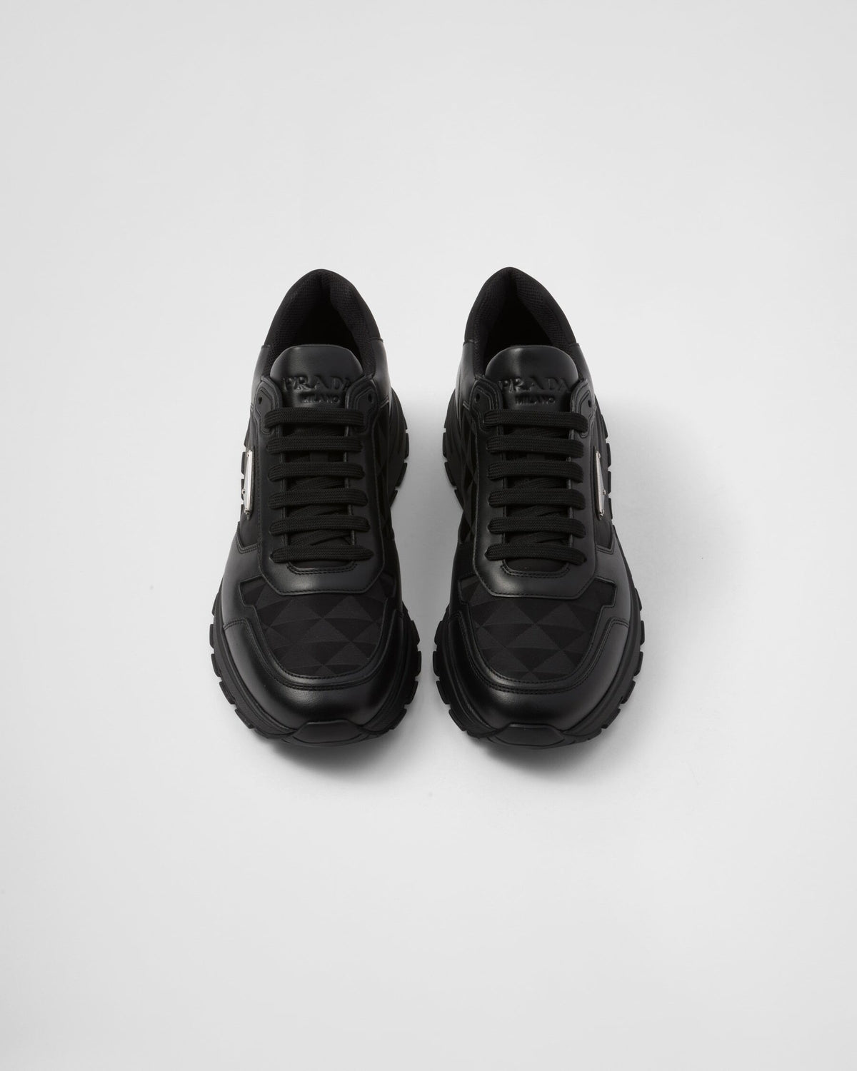 Winniemodo,Winniemodony,Prada 2EE390,Prada re-nylon sneaker,Prada sneaker black,Prada sneaker men,Prada sneaker triangle prin