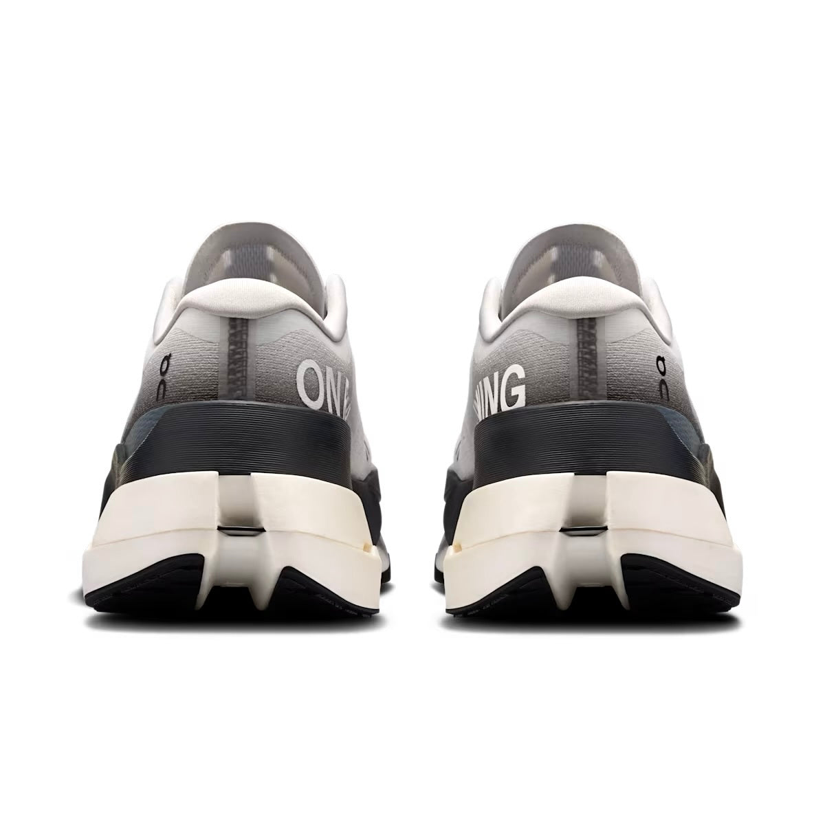 Winniemodo,Winnie modo,On Cloud Cloudboom Max sneaker,On Cloud Cloudboom Max,On cloud sneaker,On cloud sneaker sale,On cloud