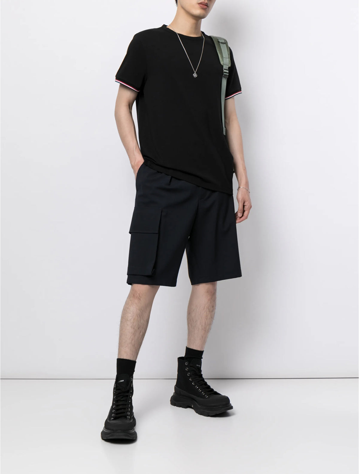 Winniemodo,Winniemodony,Moncler t-shirt sale,Moncler V neck tee,best online shopping in USA,best quality branded t-shirt,Monc
