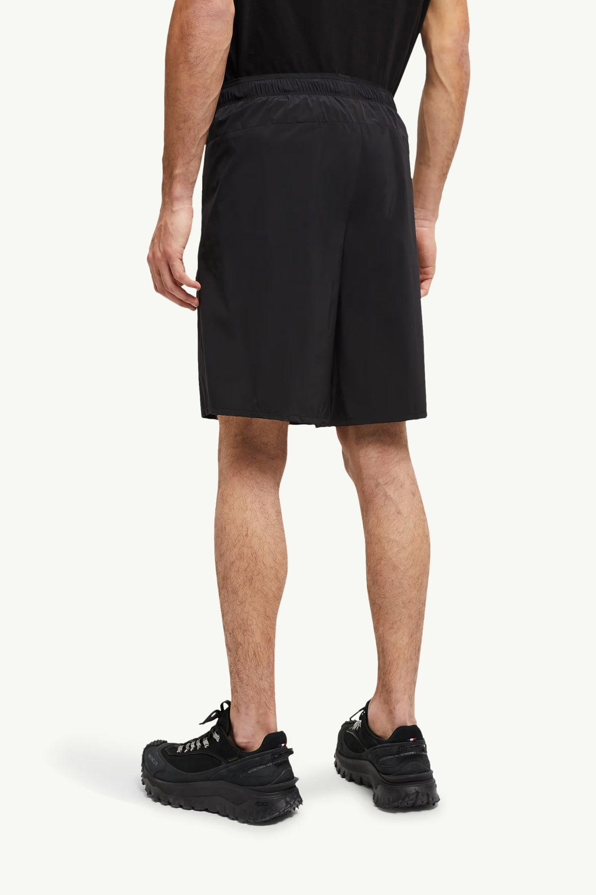 Moncler K10912B0000759865,Moncler logo patch shorts,Moncler black shorts,Moncler black shorts mens,Moncler shorts,Moncler bla