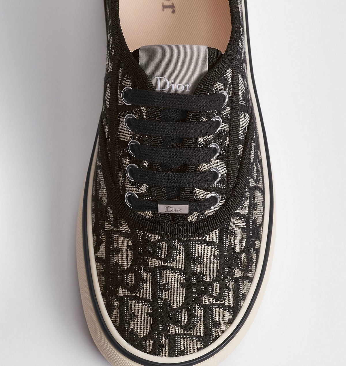 Winniemodo,Winniemodony,Dior KCK528OLF_S60U,Dior sneaker,Dior monogram sneaker,Dior sneaker women,Dior sneaker sale,Dior snea