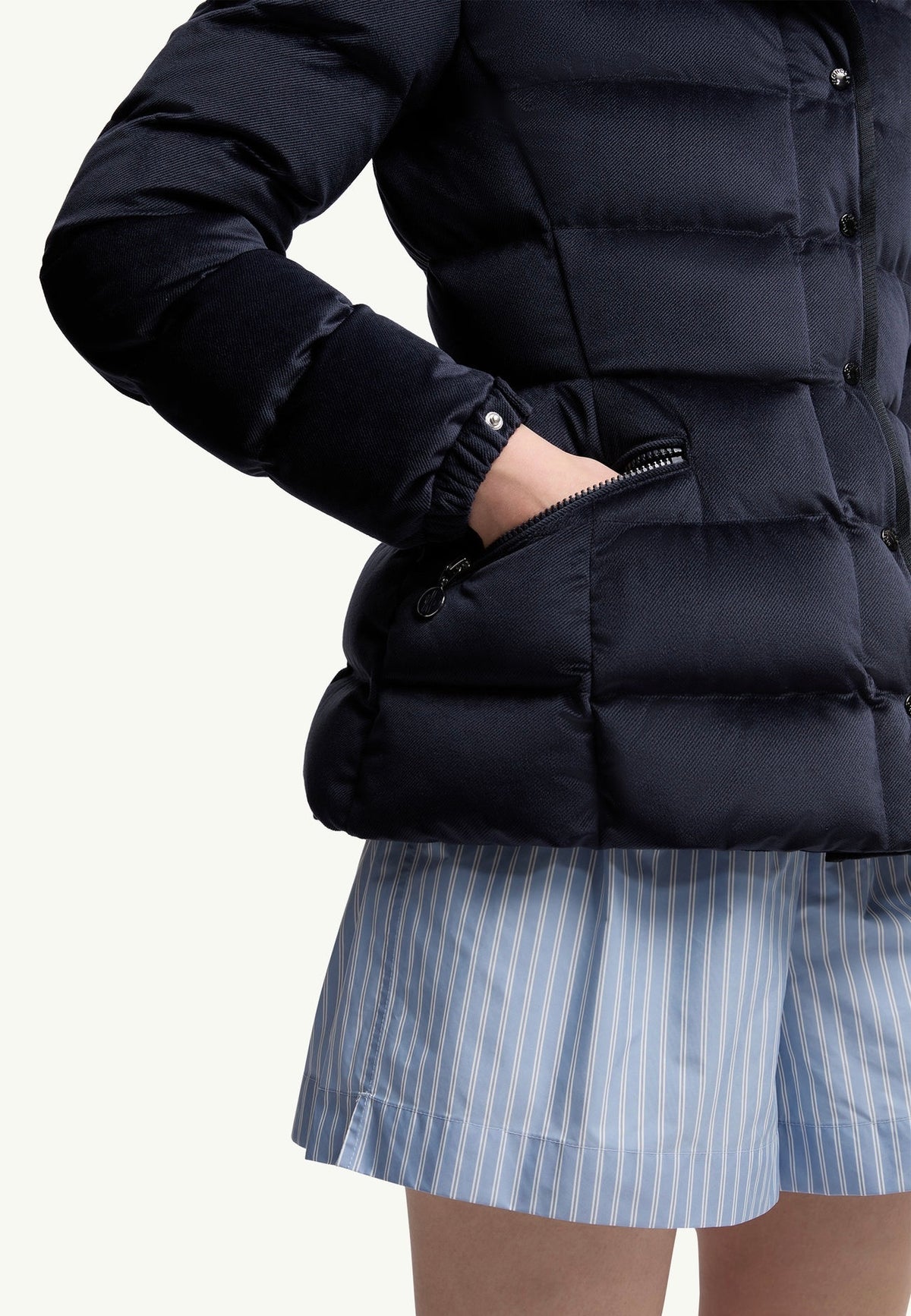 Winniemodo,Winnie modo,Moncler K20931A0008389AZT,Moncler barnate down jacket,Moncler down,Moncle down sale,Moncler down navy