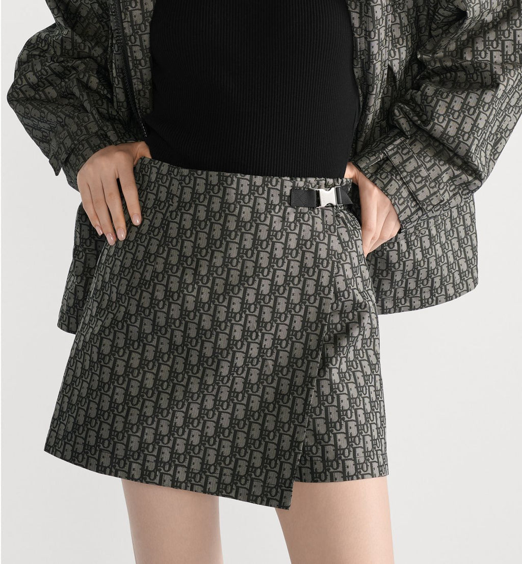 Winniemodo,Winniemdony,Dior 547P15A2530,Dior oblique skout,Dior shorts monogram,Dior skirt sale,Dior skout sale,Dior skout mo