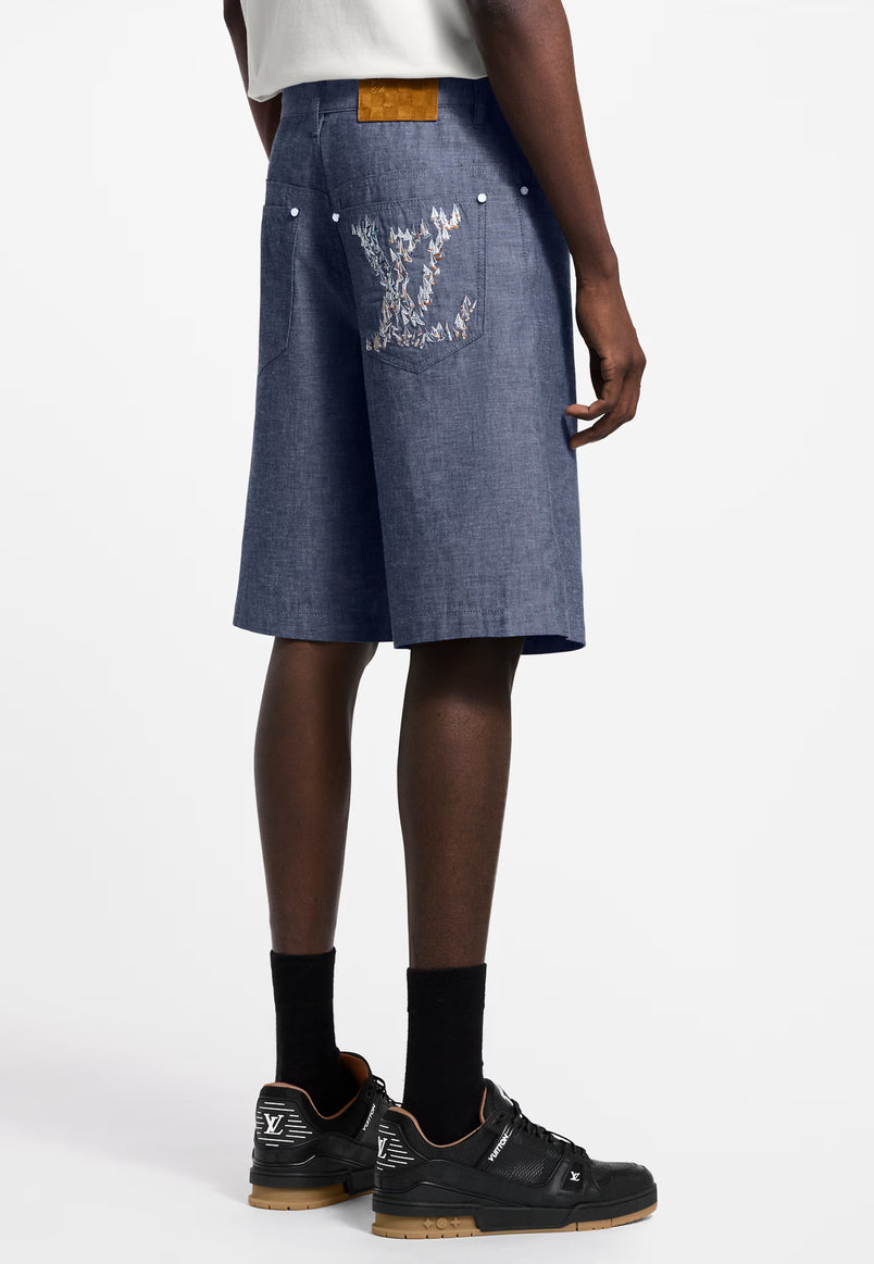 Louis Vuitton 1AHVBS,LV 1AHVBS,Louis Vuitton embroidered shorts,LV denim shorts,LV mens denim shorts,Louis Vuitton denim shor
