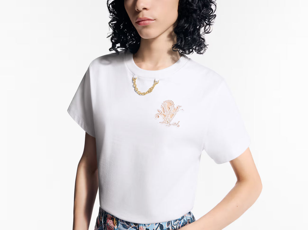 Winniemodo,Winnie modo,Louis Vuitton 1AHJFT,LV 1AHJFT,Louis Vuitton Broderie LV T-shirt,LV Broderie LV T-shirt Louis Vuitton